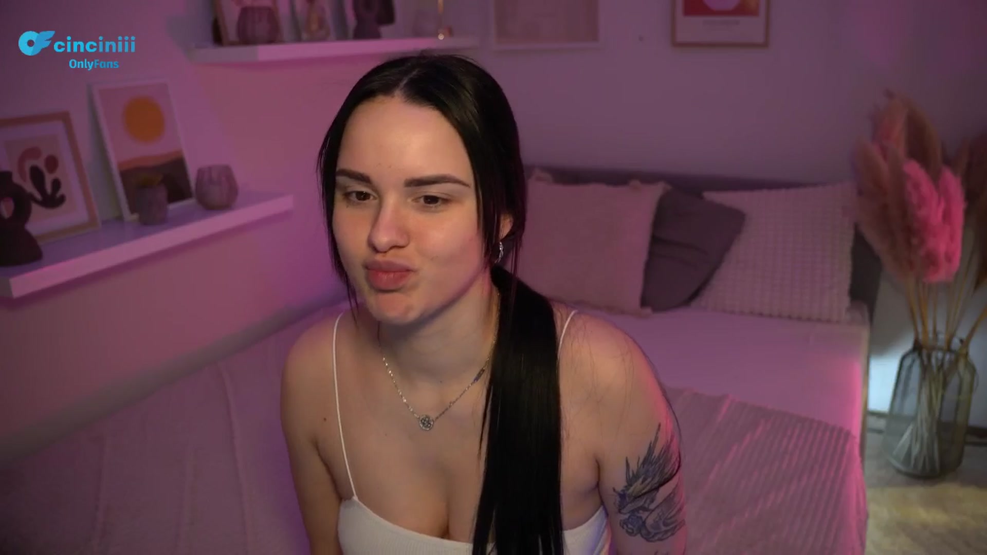 Gallery image thumbnail from NotYourNaomi's myfreecams stream on, 03/20/2025, 06:48 image 11 of 20