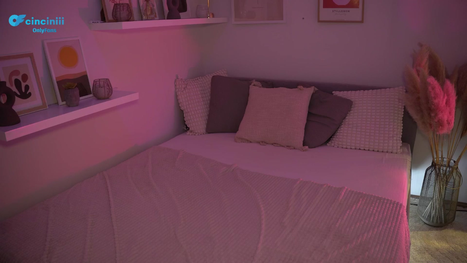 Gallery image thumbnail from NotYourNaomi's myfreecams stream on, 03/20/2025, 06:48 image 5 of 20