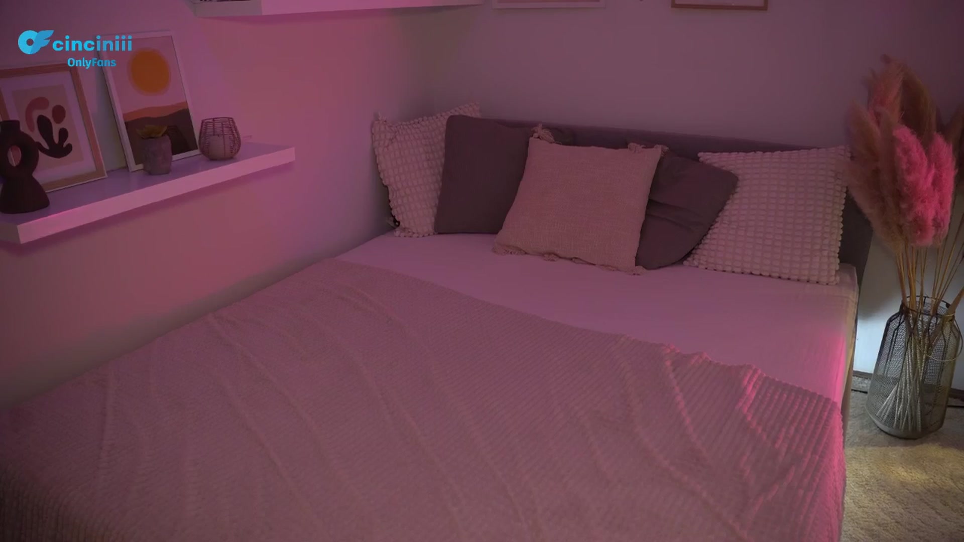Gallery image thumbnail from NotYourNaomi's myfreecams stream on, 03/23/2025, 22:06 image 12 of 20