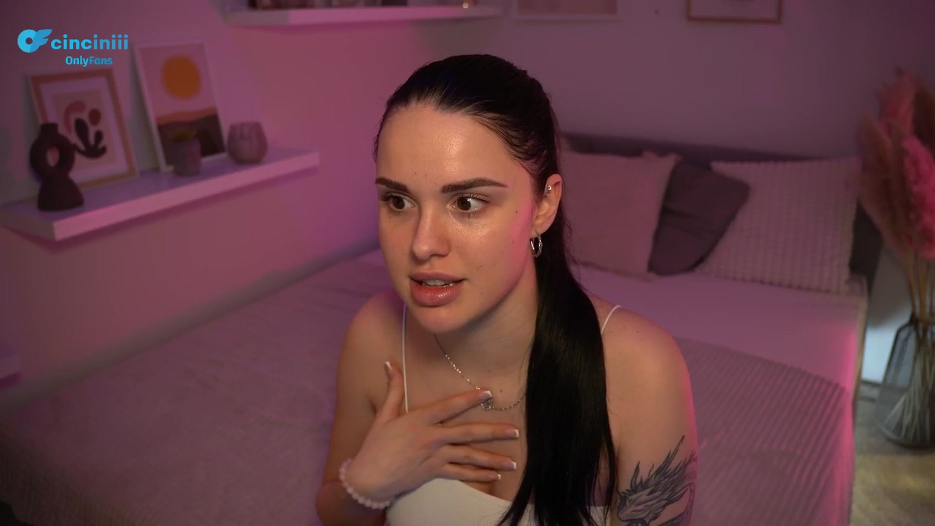 Gallery image thumbnail from NotYourNaomi's myfreecams stream on, 03/25/2025, 21:54 image 4 of 20