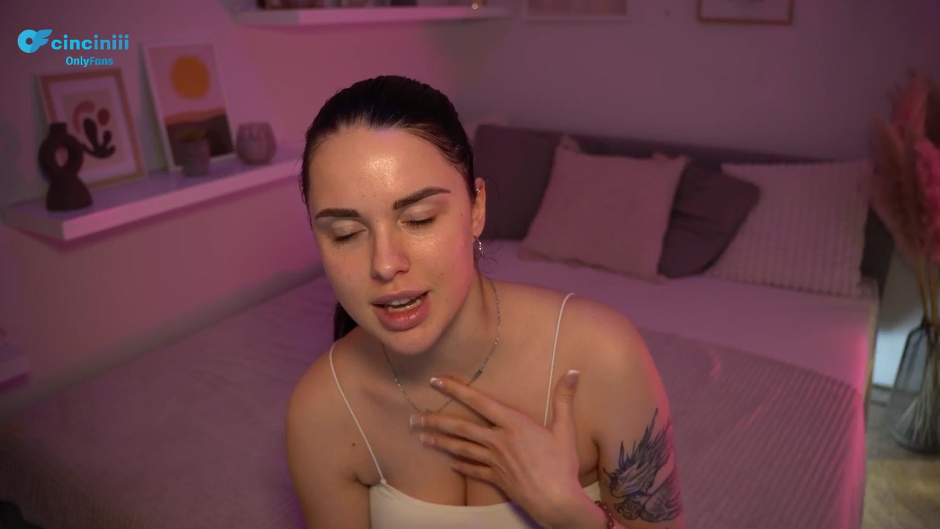 Gallery image thumbnail from NotYourNaomi's myfreecams stream on, 03/25/2025, 21:54 image 2 of 20