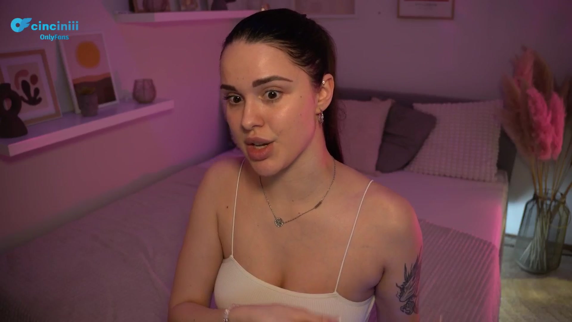 Gallery image thumbnail from NotYourNaomi's myfreecams stream on, 03/25/2025, 21:54 image 12 of 20