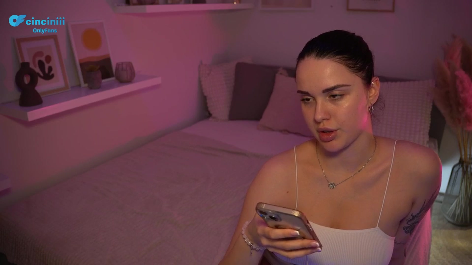 Gallery image thumbnail from NotYourNaomi's myfreecams stream on, 03/25/2025, 21:54 image 3 of 20