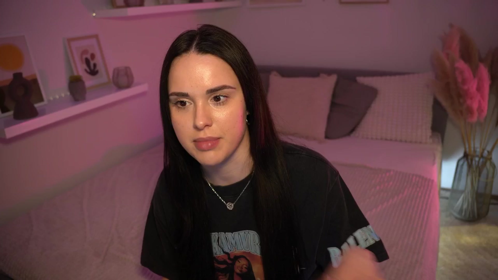 Gallery image thumbnail from NotYourNaomi's myfreecams stream on, 03/31/2025, 24:06 image 2 of 20