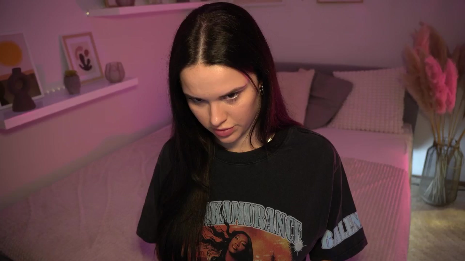 Gallery image thumbnail from NotYourNaomi's myfreecams stream on, 03/31/2025, 24:06 image 9 of 20
