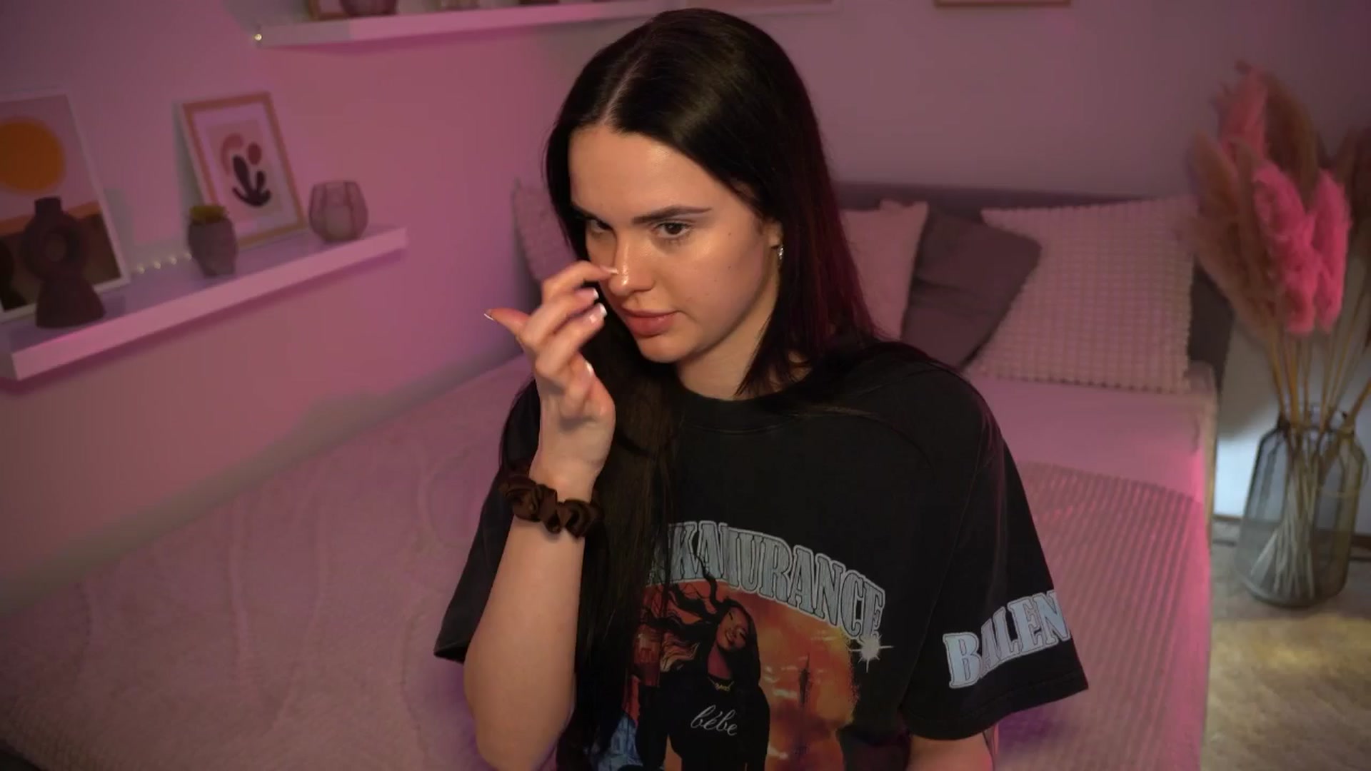 Gallery image thumbnail from NotYourNaomi's myfreecams stream on, 03/31/2025, 24:06 image 6 of 20