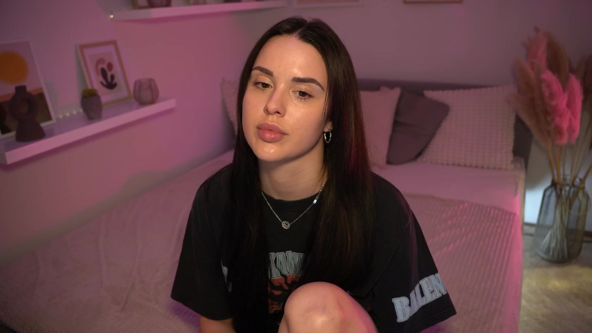 Gallery image thumbnail from NotYourNaomi's myfreecams stream on, 03/31/2025, 24:06 image 1 of 20