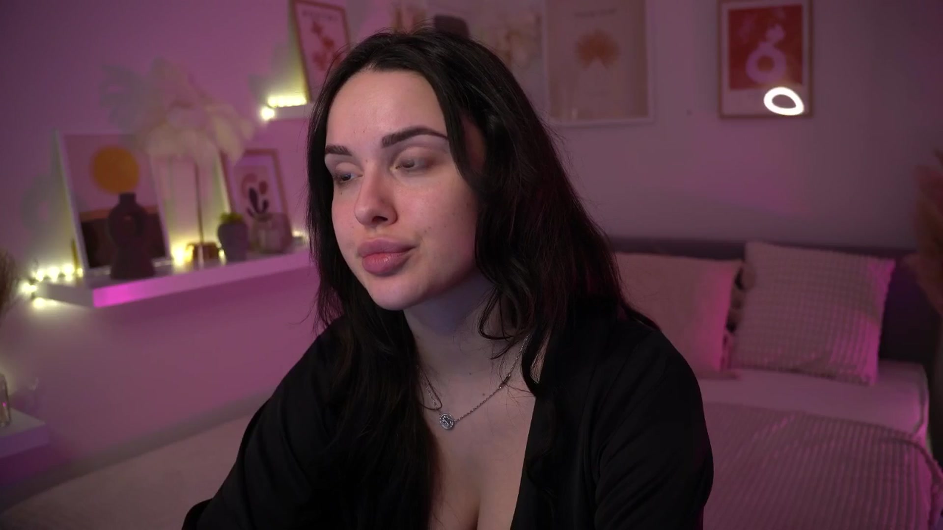 Gallery image thumbnail from NotYourNaomi's myfreecams stream on, 04/13/2025, 19:19 image 6 of 20