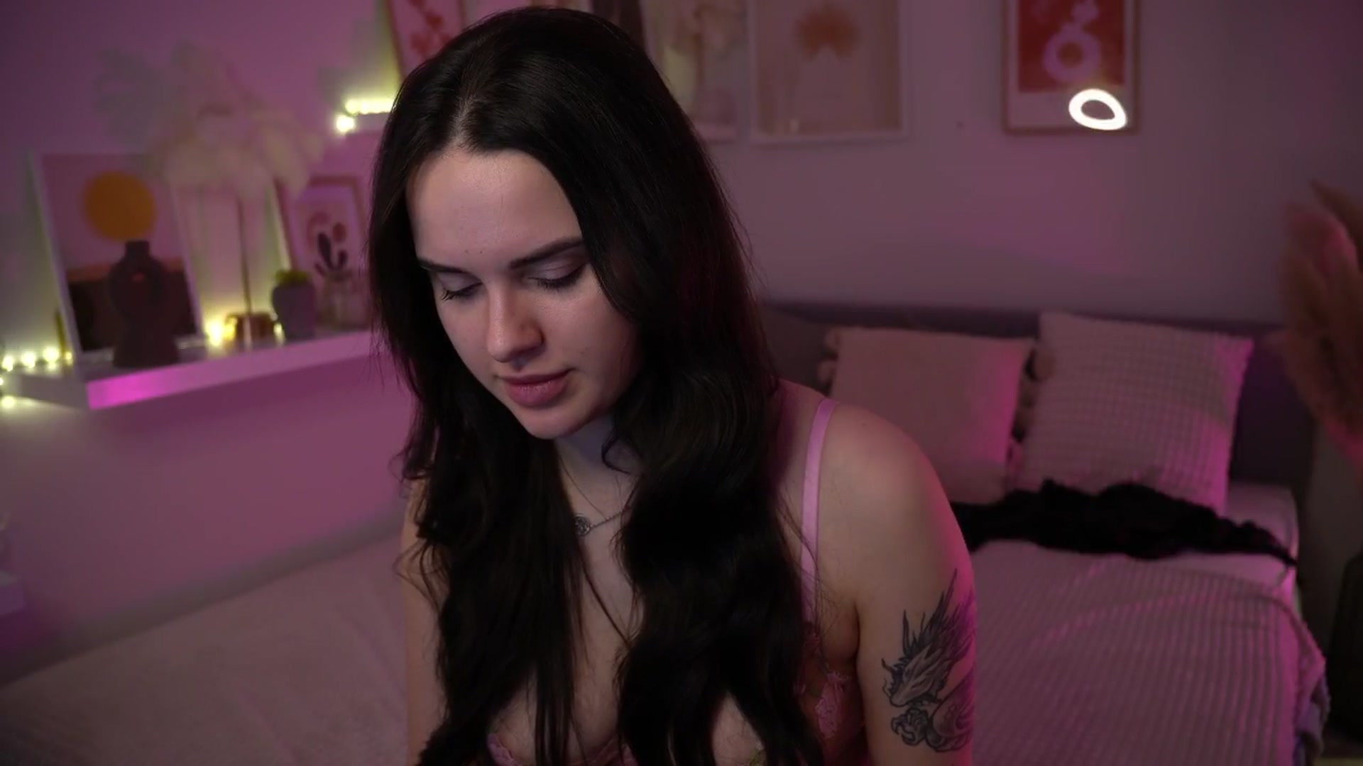 Gallery image thumbnail from NotYourNaomi's myfreecams stream on, 04/13/2025, 19:19 image 17 of 20