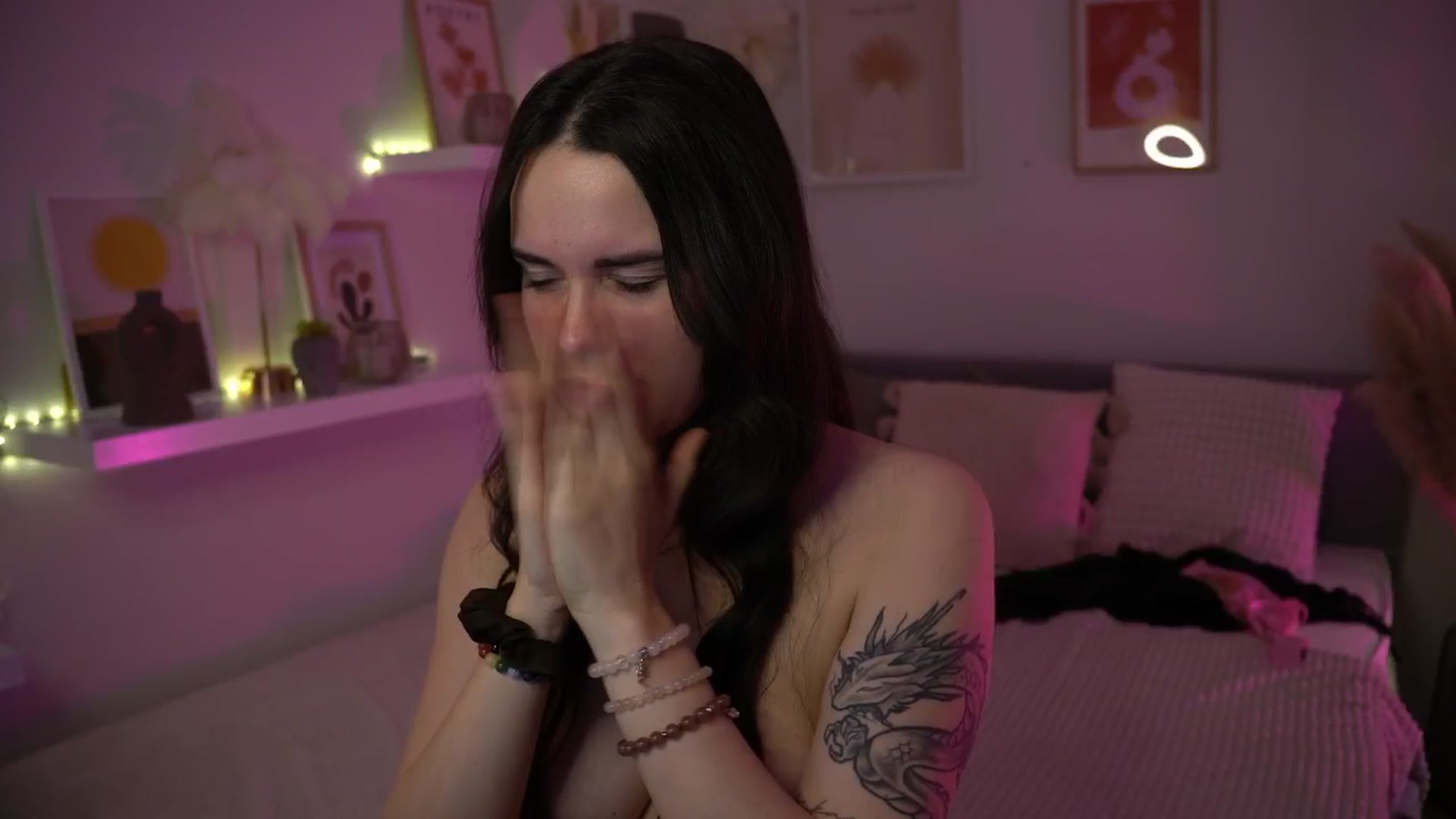 Gallery image thumbnail from NotYourNaomi's myfreecams stream on, 04/13/2025, 21:08 image 15 of 20