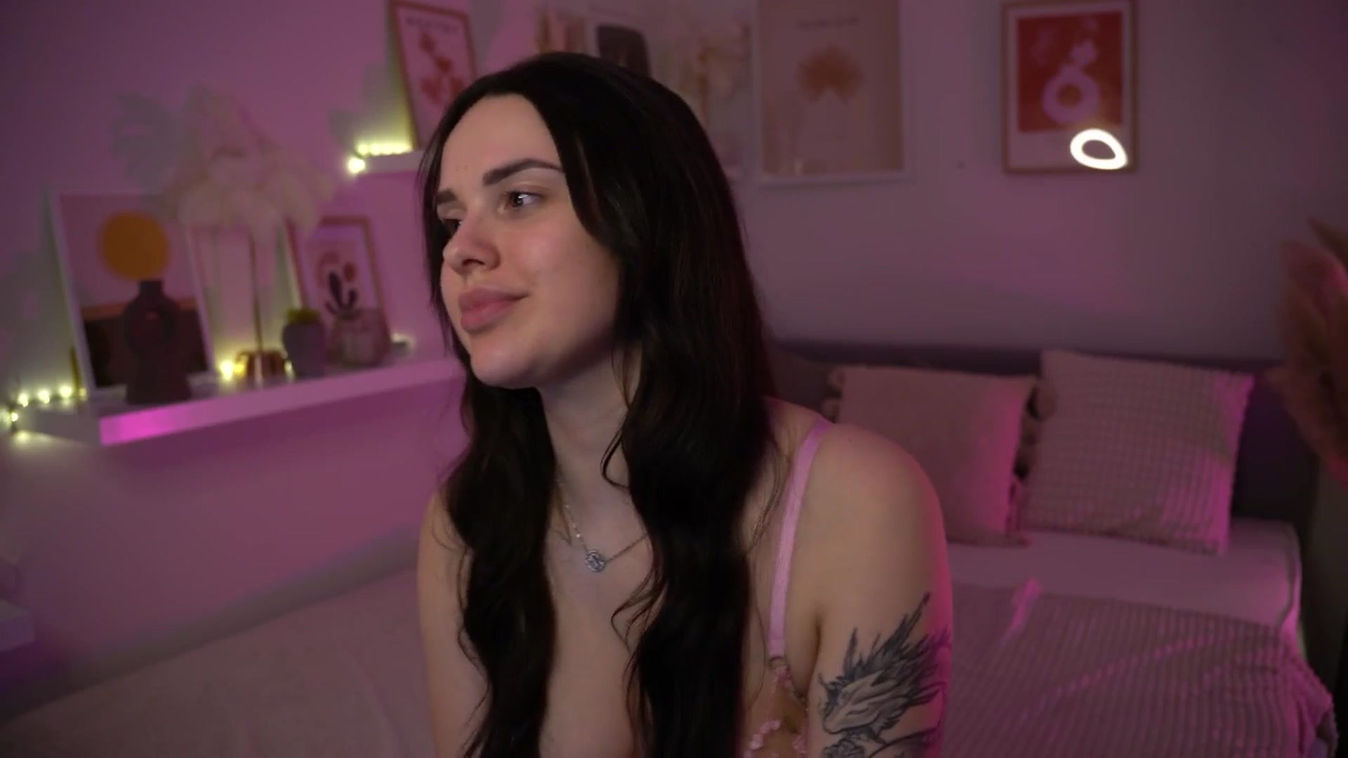 Gallery image thumbnail from NotYourNaomi's myfreecams stream on, 04/13/2025, 21:08 image 19 of 20