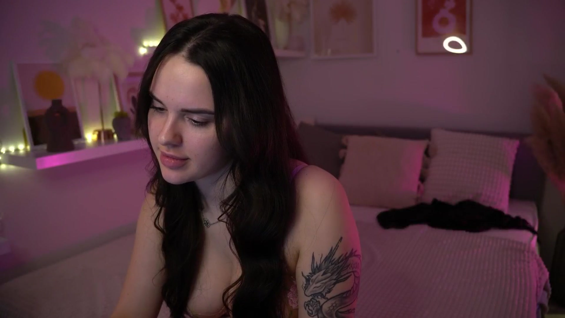 Gallery image thumbnail from NotYourNaomi's myfreecams stream on, 04/13/2025, 21:08 image 7 of 20