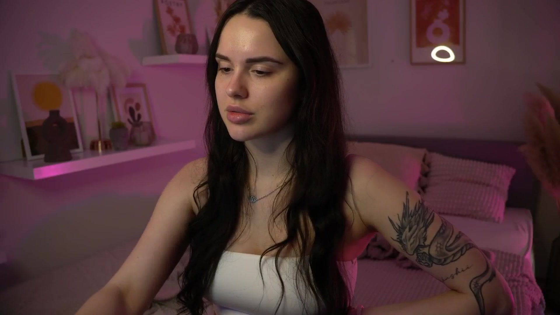 Gallery image thumbnail from NotYourNaomi's myfreecams stream on, 04/15/2025, 21:07 image 19 of 20