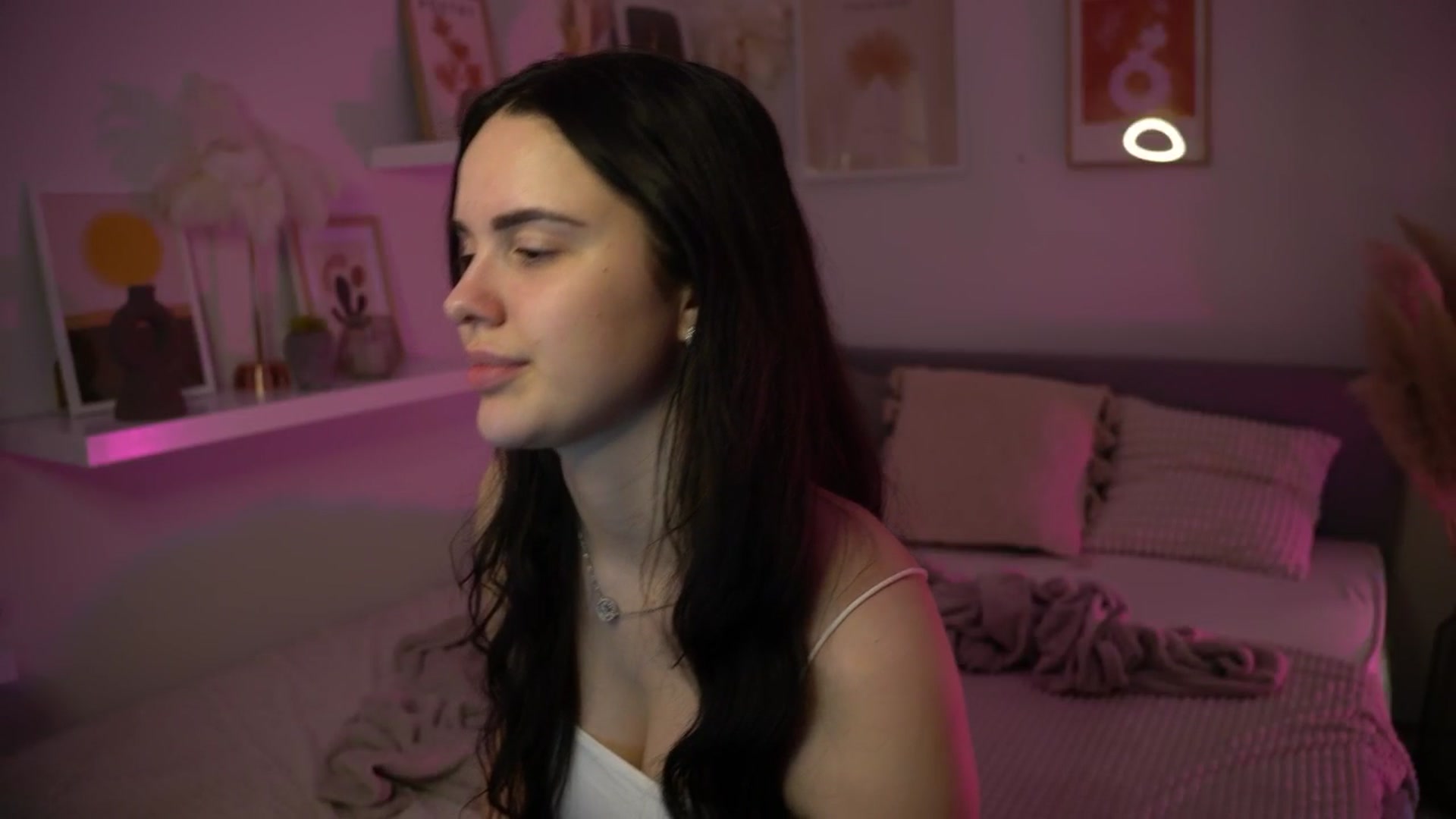 Gallery image thumbnail from NotYourNaomi's myfreecams stream on, 04/15/2025, 21:07 image 7 of 20