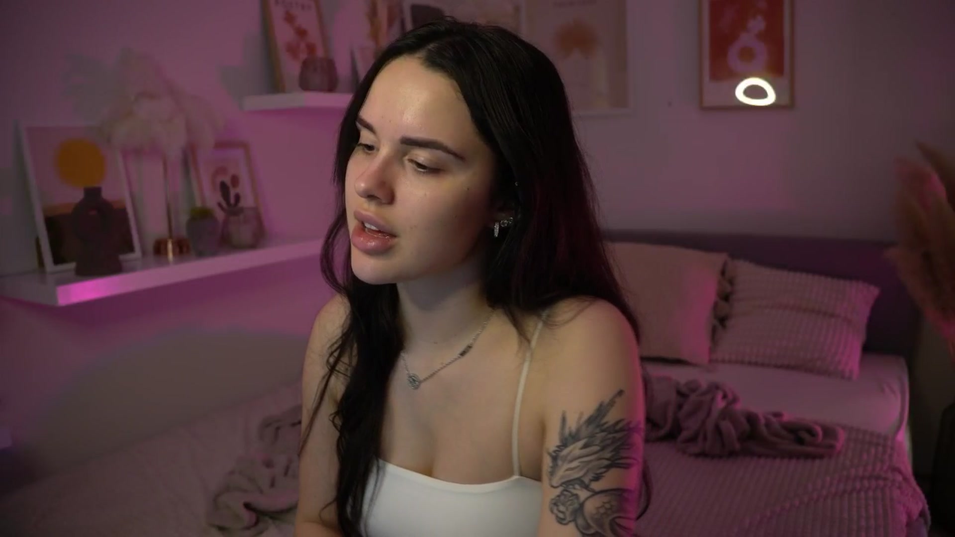 Gallery image thumbnail from NotYourNaomi's myfreecams stream on, 04/15/2025, 21:07 image 14 of 20