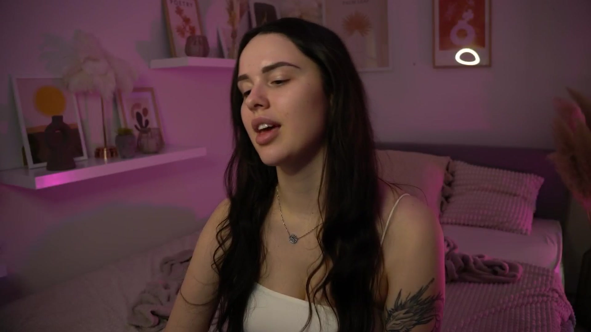Gallery image thumbnail from NotYourNaomi's myfreecams stream on, 04/15/2025, 21:07 image 16 of 20