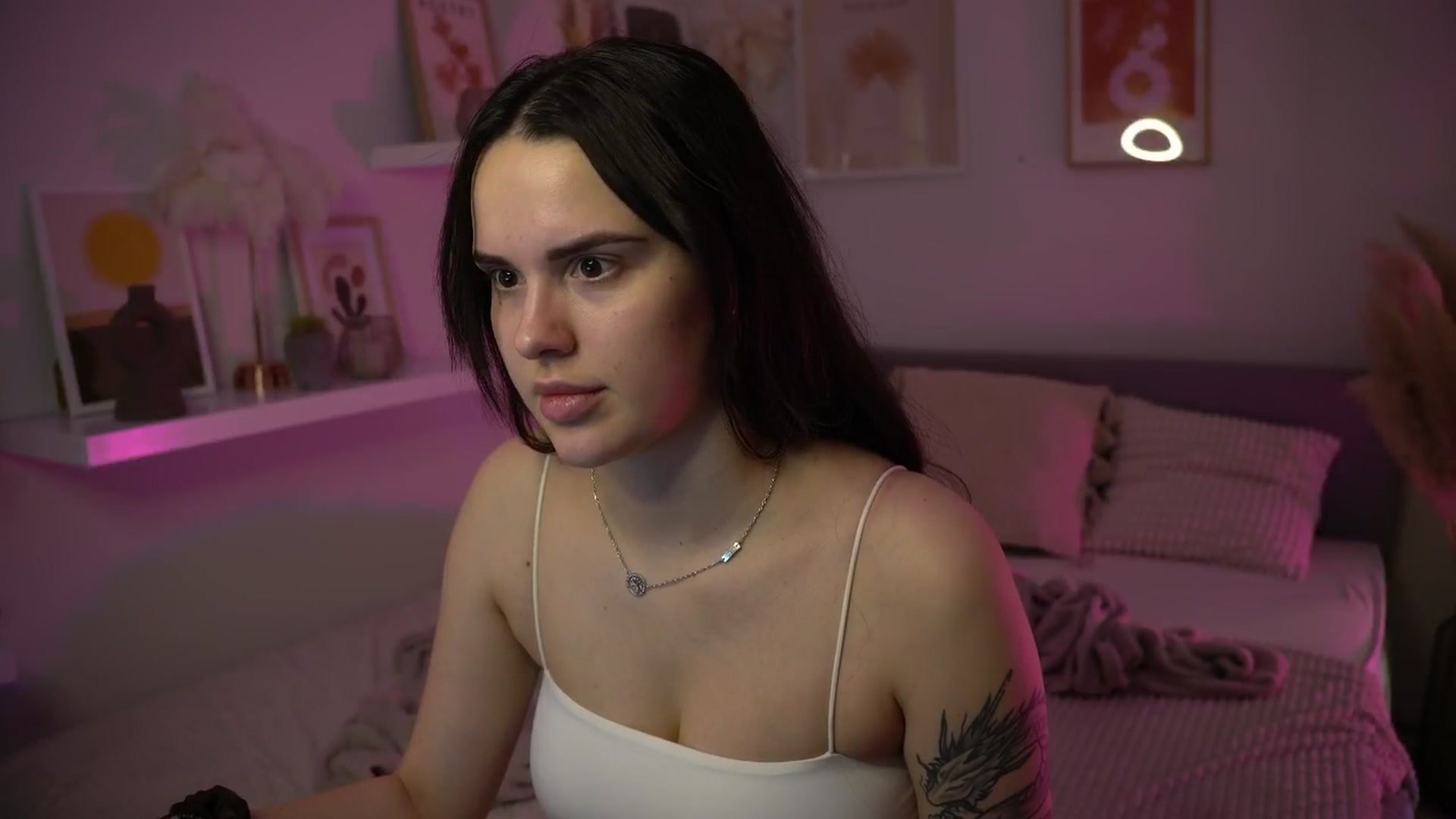 Gallery image thumbnail from NotYourNaomi's myfreecams stream on, 04/15/2025, 21:07 image 15 of 20