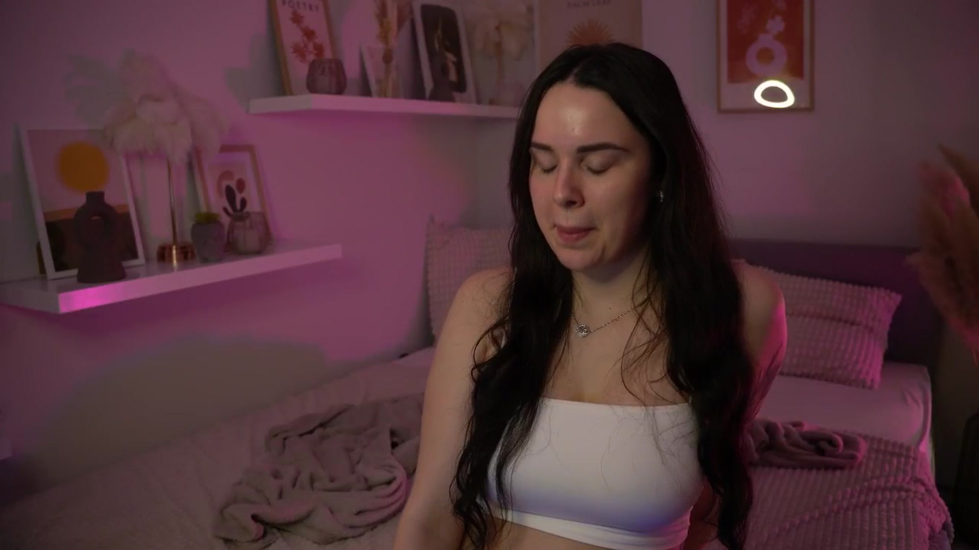 Gallery image thumbnail from NotYourNaomi's myfreecams stream on, 04/15/2025, 21:07 image 9 of 20