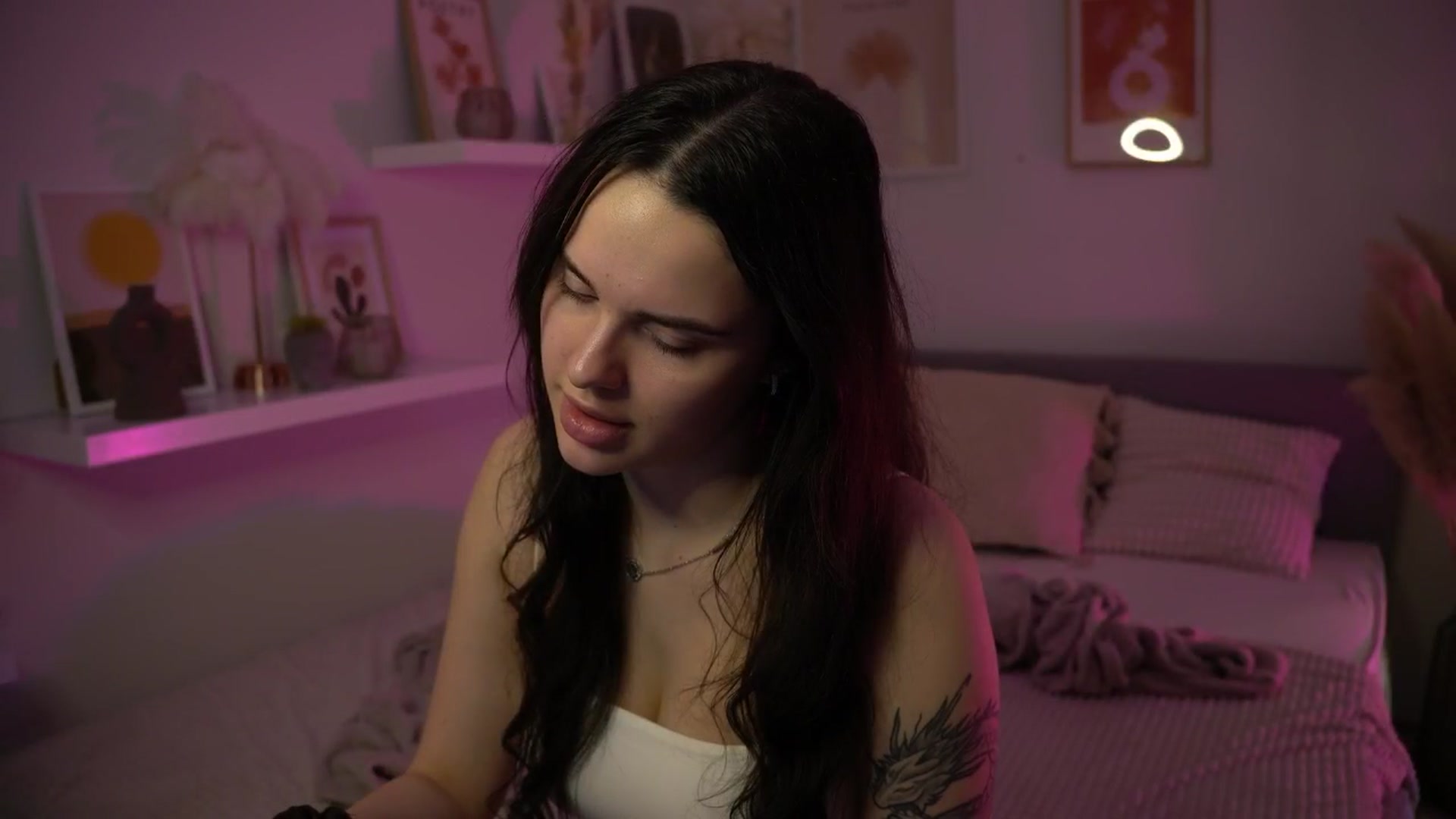 Gallery image thumbnail from NotYourNaomi's myfreecams stream on, 04/15/2025, 21:07 image 10 of 20