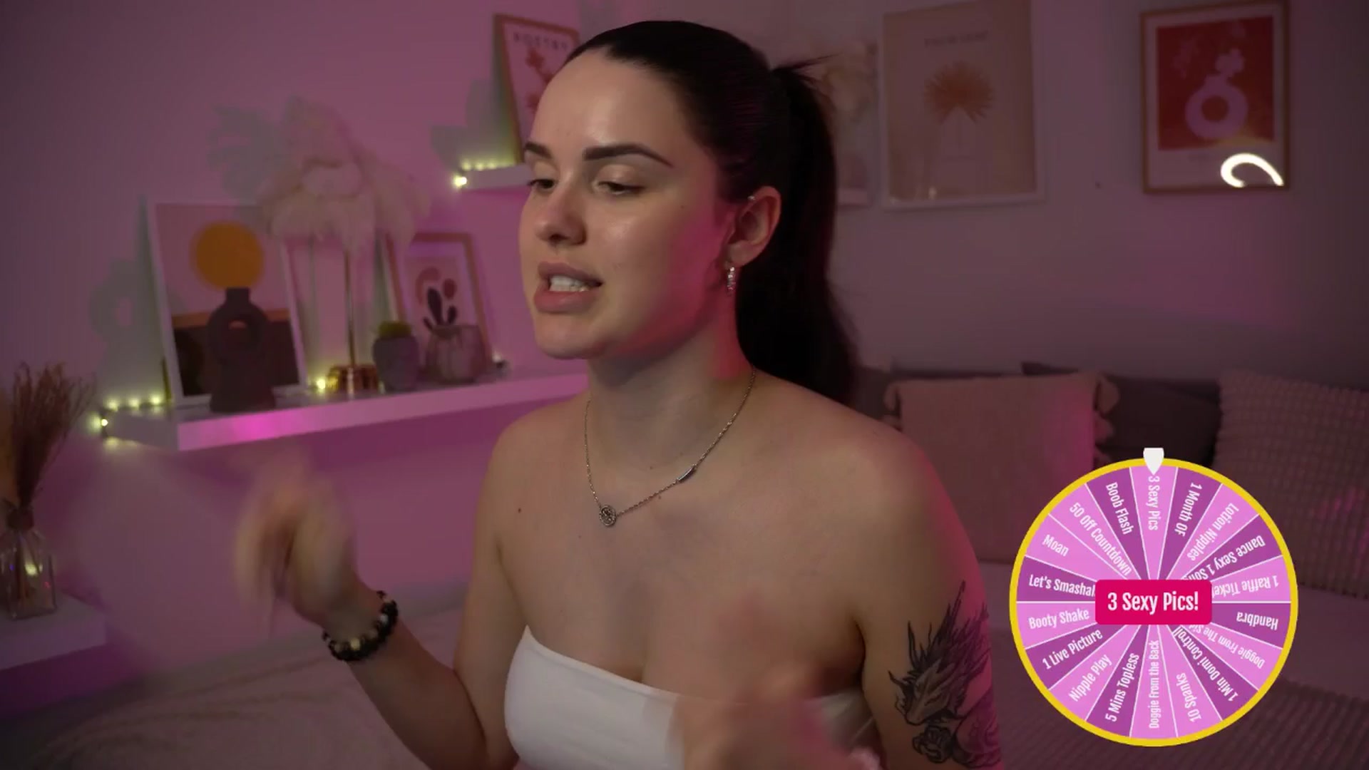 Gallery image thumbnail from NotYourNaomi's myfreecams stream on, 04/24/2025, 21:05 image 1 of 20