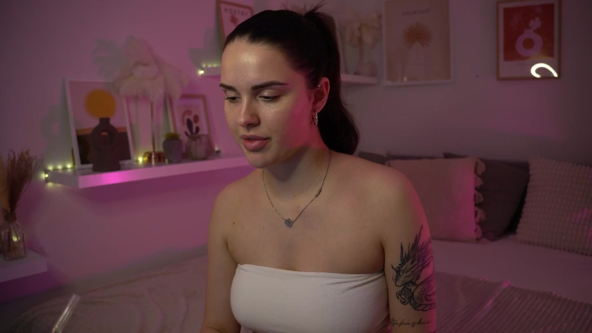Gallery image thumbnail from NotYourNaomi's myfreecams stream on, 04/24/2025, 21:05 image 11 of 20
