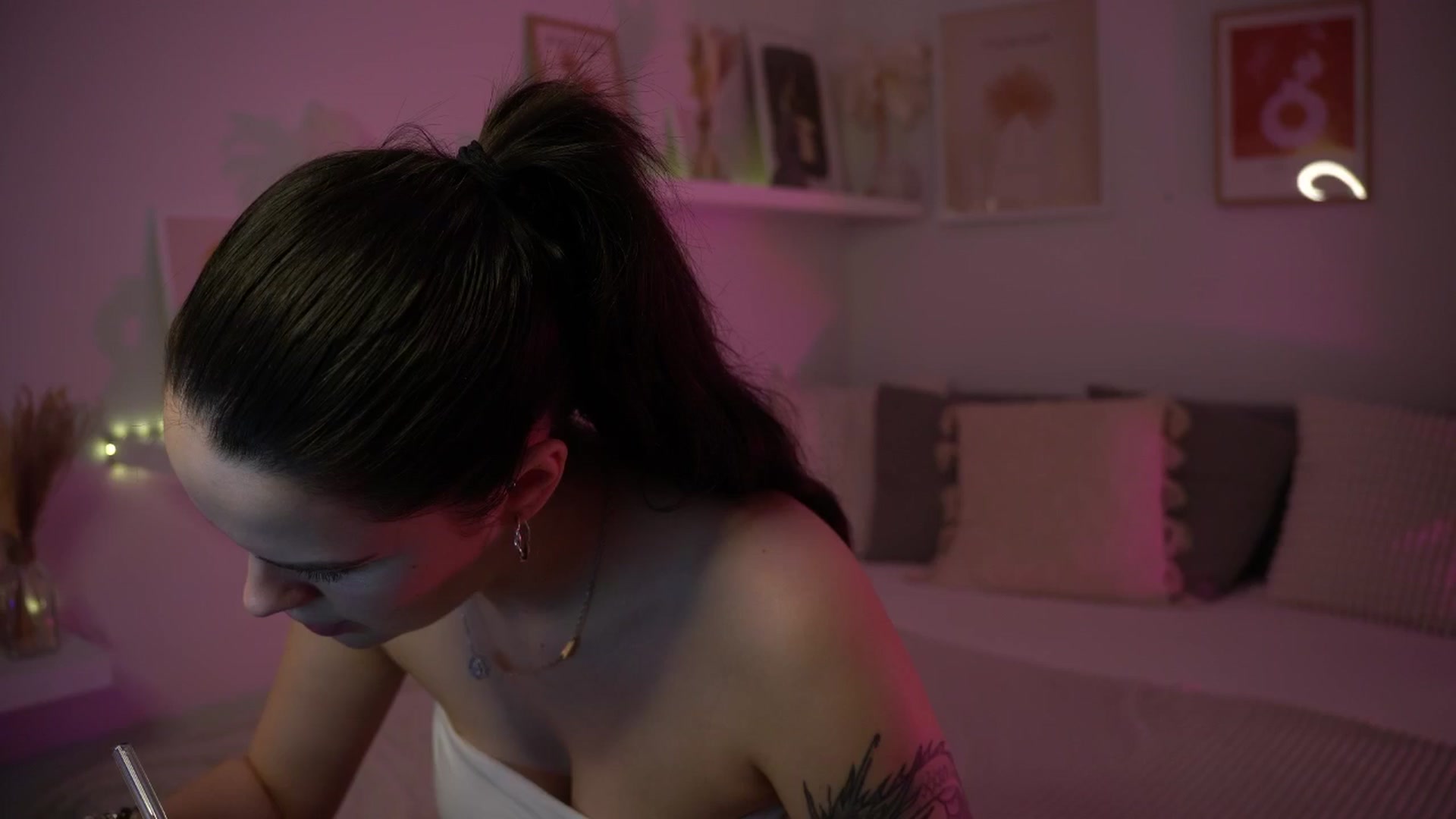 Gallery image thumbnail from NotYourNaomi's myfreecams stream on, 04/24/2025, 21:05 image 2 of 20