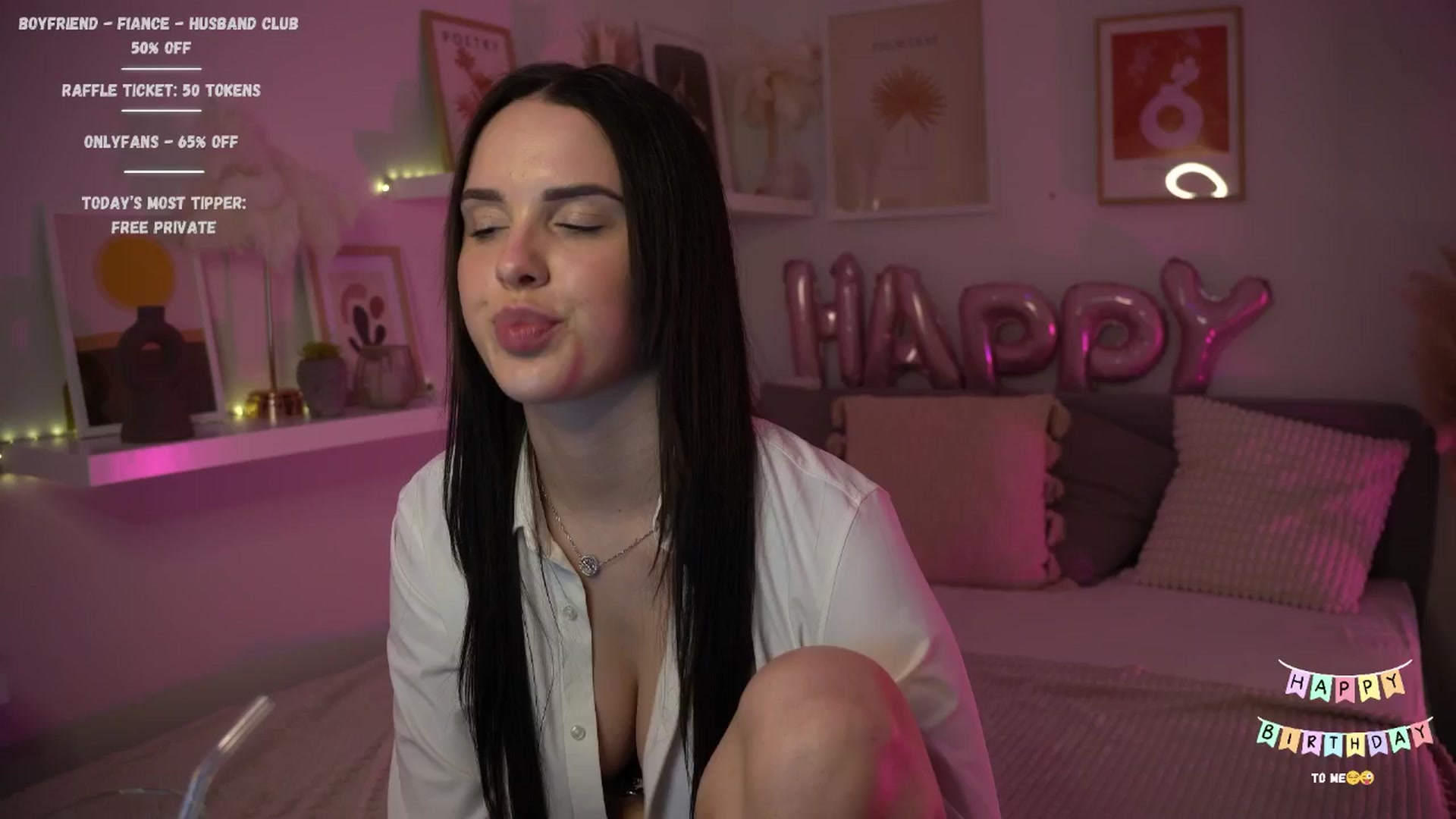 Gallery image thumbnail from NotYourNaomi's myfreecams stream on, 04/27/2025, 21:42 image 1 of 20