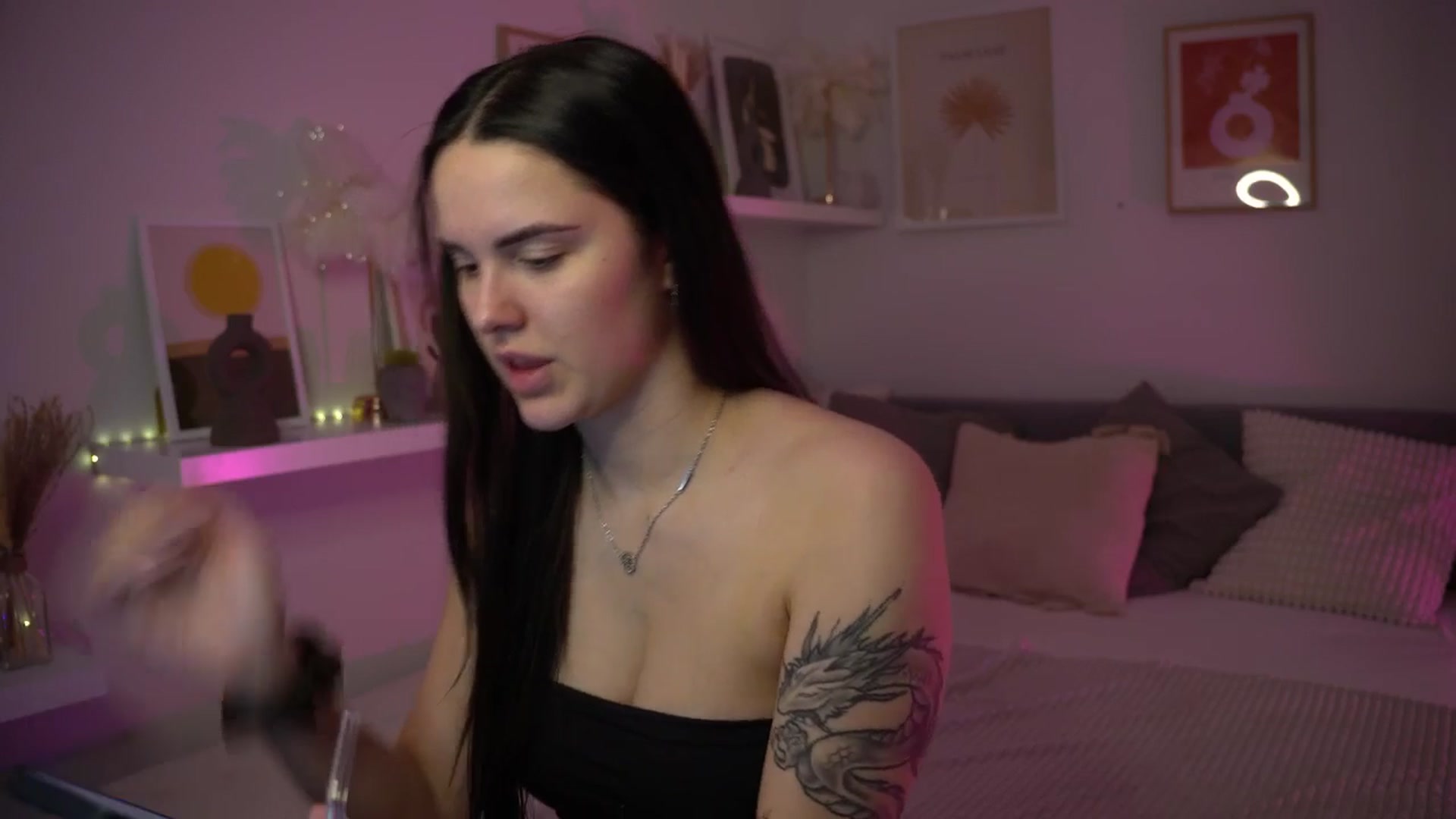 Gallery image thumbnail from NotYourNaomi's myfreecams stream on, 04/30/2025, 21:21 image 2 of 20