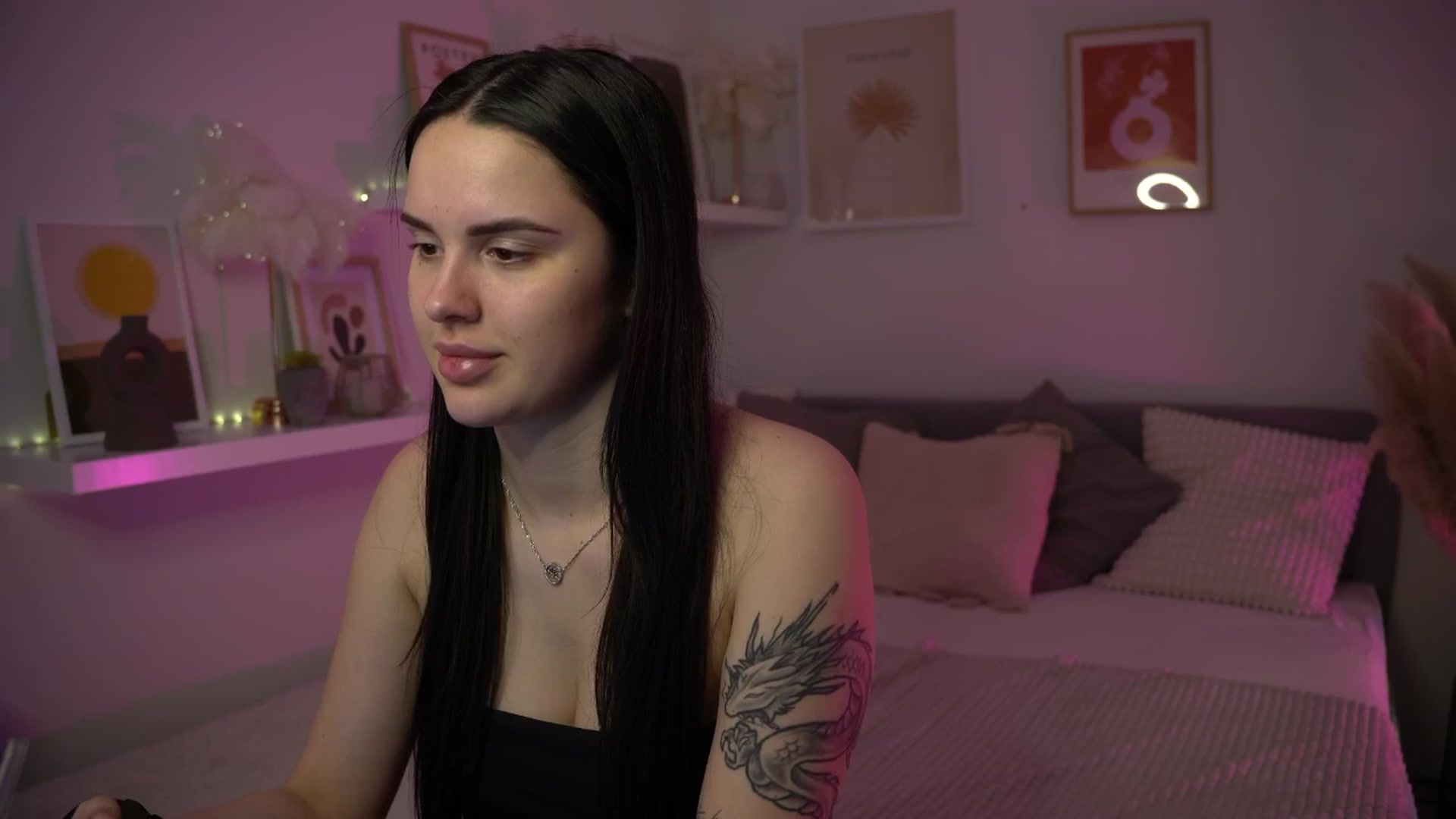 Gallery image thumbnail from NotYourNaomi's myfreecams stream on, 04/30/2025, 21:21 image 5 of 20
