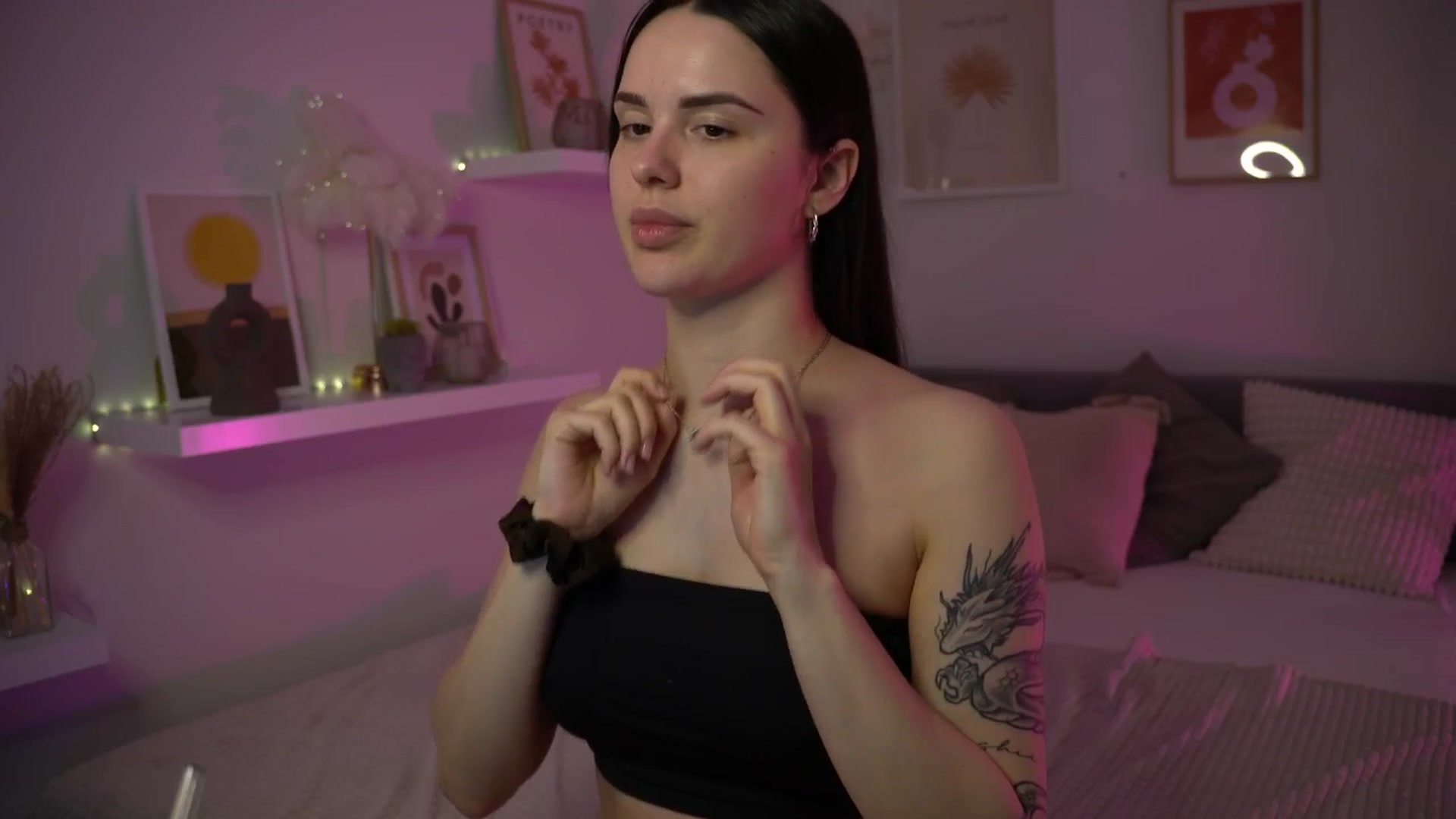 Gallery image thumbnail from NotYourNaomi's myfreecams stream on, 04/30/2025, 21:21 image 15 of 20