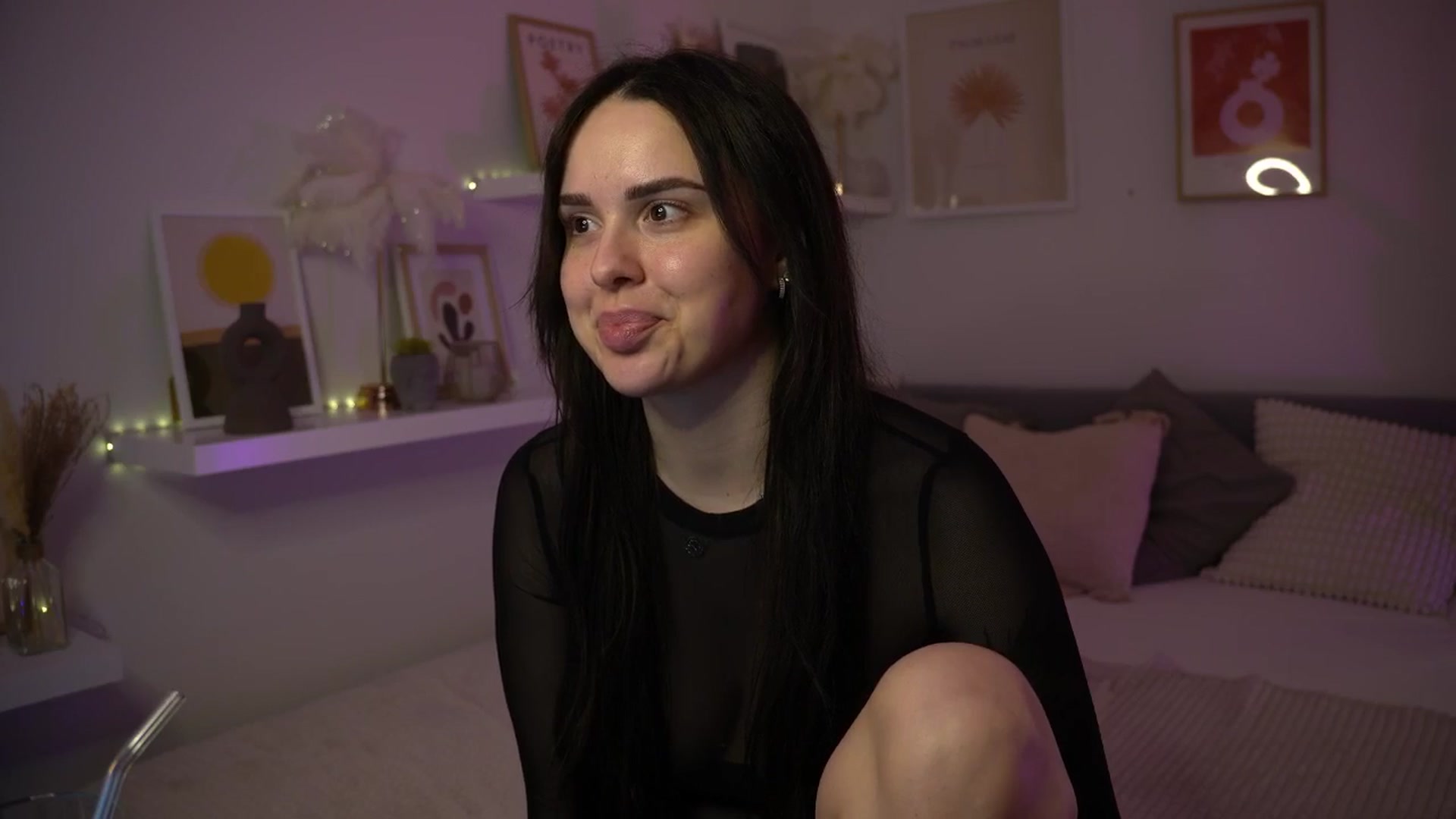 Gallery image thumbnail from NotYourNaomi's myfreecams stream on, 05/04/2025, 21:02 image 12 of 20