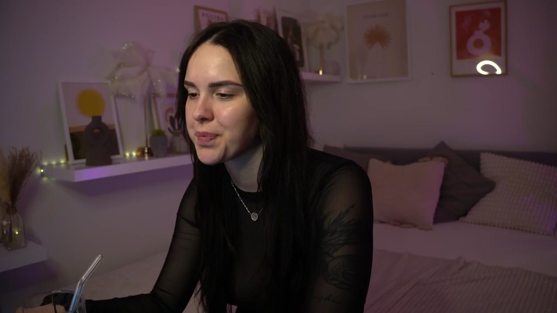 Gallery image thumbnail from NotYourNaomi's myfreecams stream on, 05/04/2025, 21:02 image 19 of 20