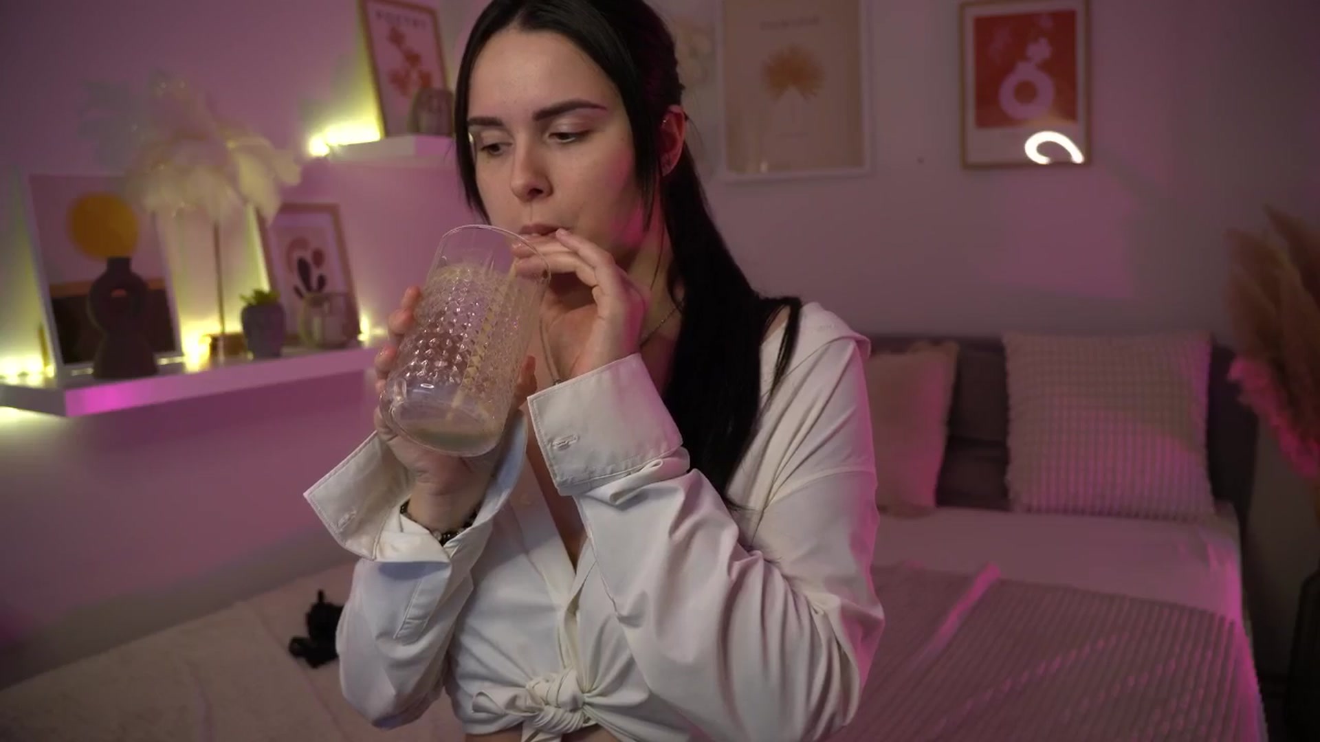 Gallery image thumbnail from NotYourNaomi's myfreecams stream on, 05/07/2025, 21:25 image 18 of 20