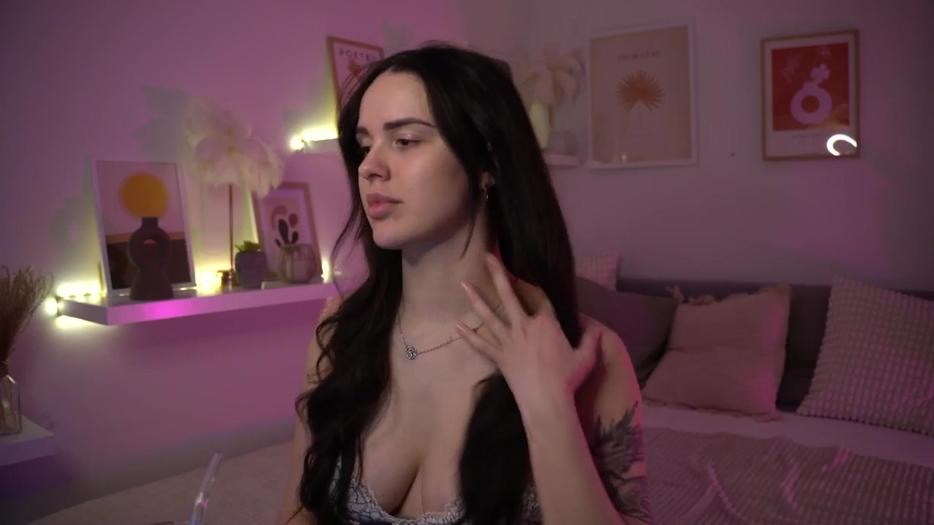 Gallery image thumbnail from NotYourNaomi's myfreecams stream on, 05/13/2025, 21:07 image 3 of 20