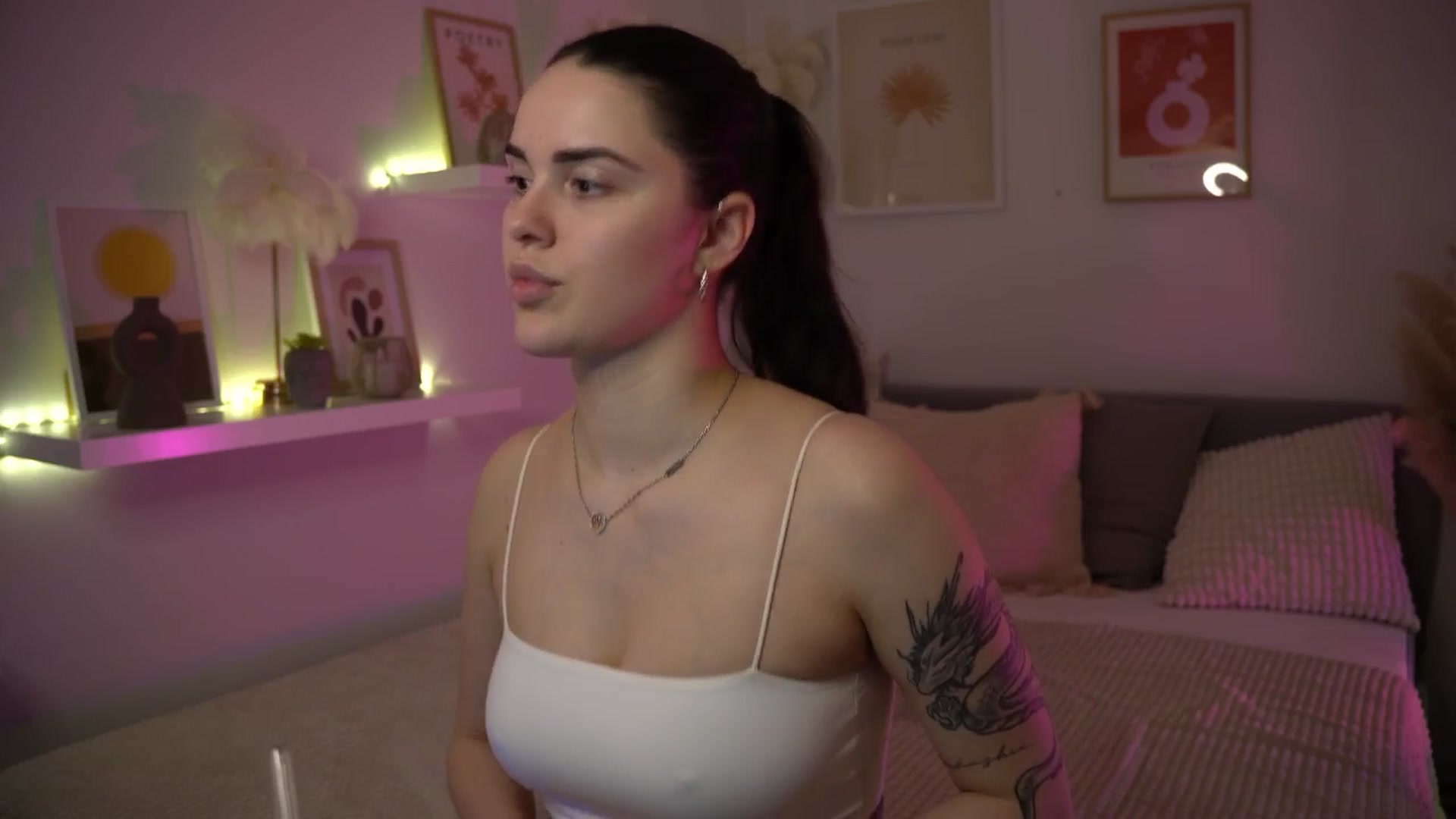 Gallery image thumbnail from NotYourNaomi's myfreecams stream on, 05/14/2025, 21:00 image 7 of 20