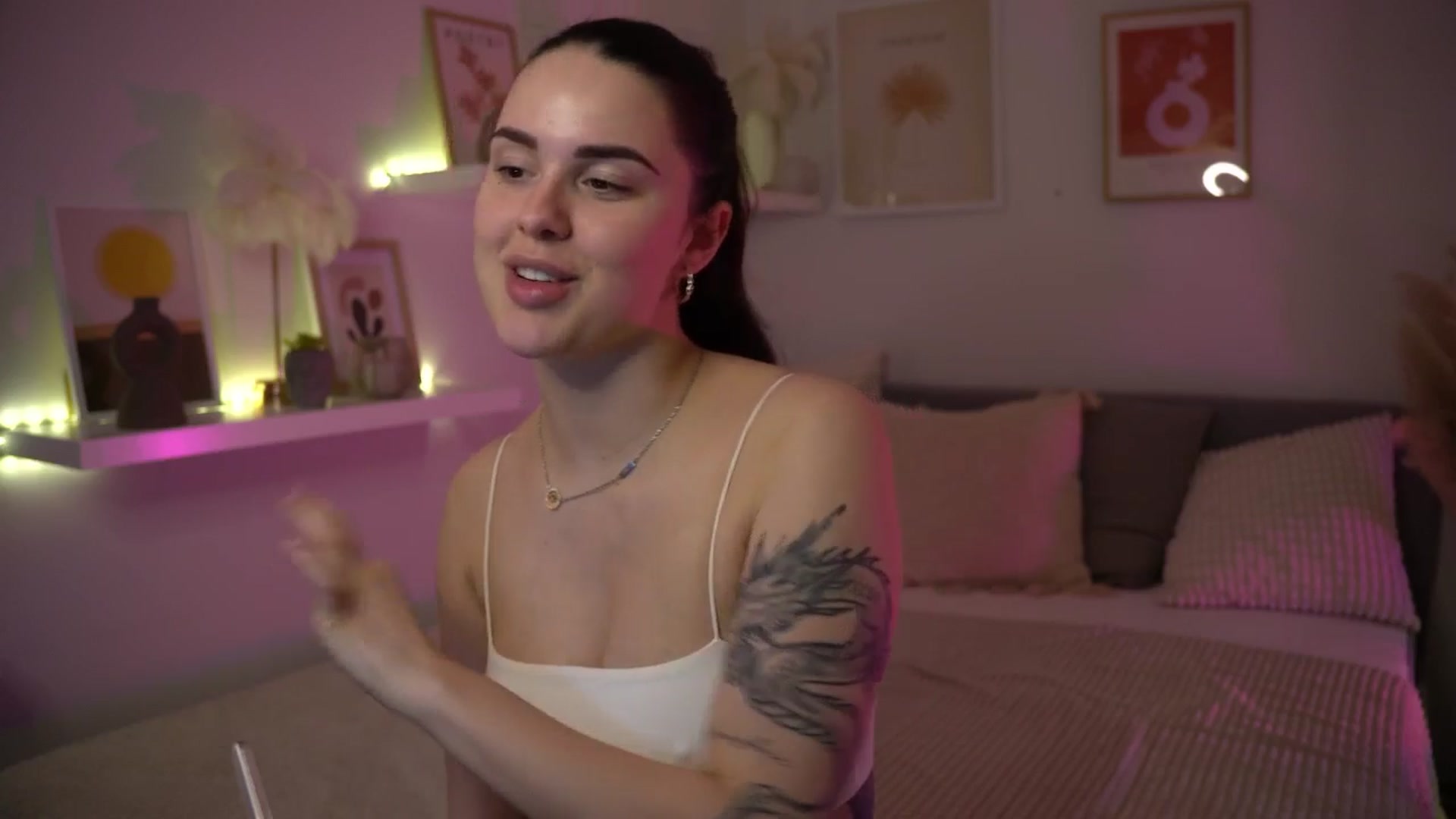 Gallery image thumbnail from NotYourNaomi's myfreecams stream on, 05/14/2025, 21:00 image 6 of 20