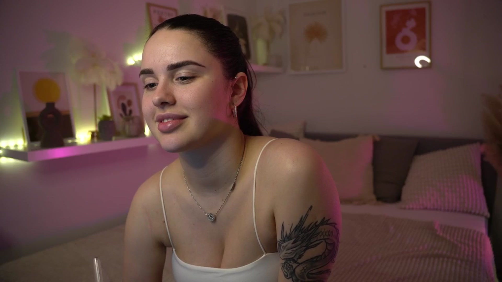 Gallery image thumbnail from NotYourNaomi's myfreecams stream on, 05/14/2025, 21:00 image 8 of 20