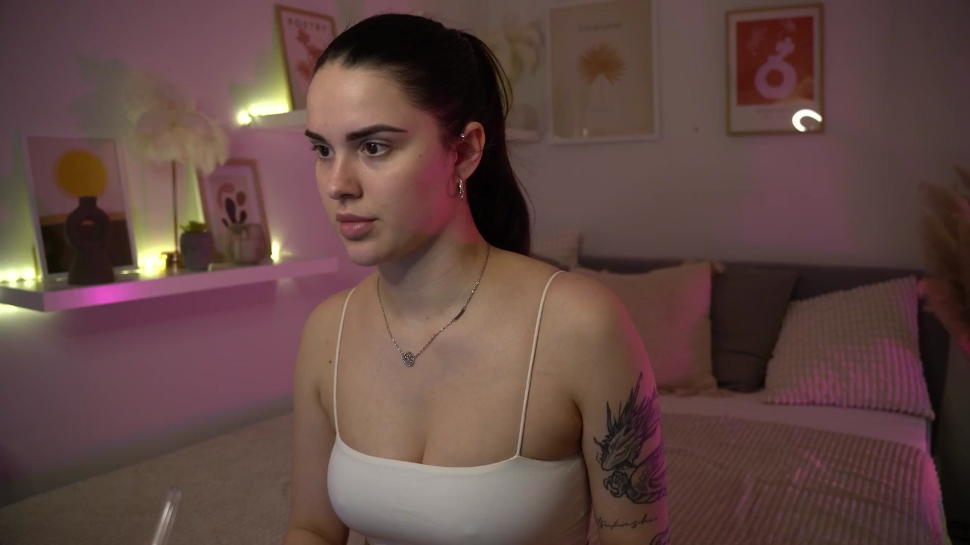 Gallery image thumbnail from NotYourNaomi's myfreecams stream on, 05/14/2025, 21:00 image 1 of 20