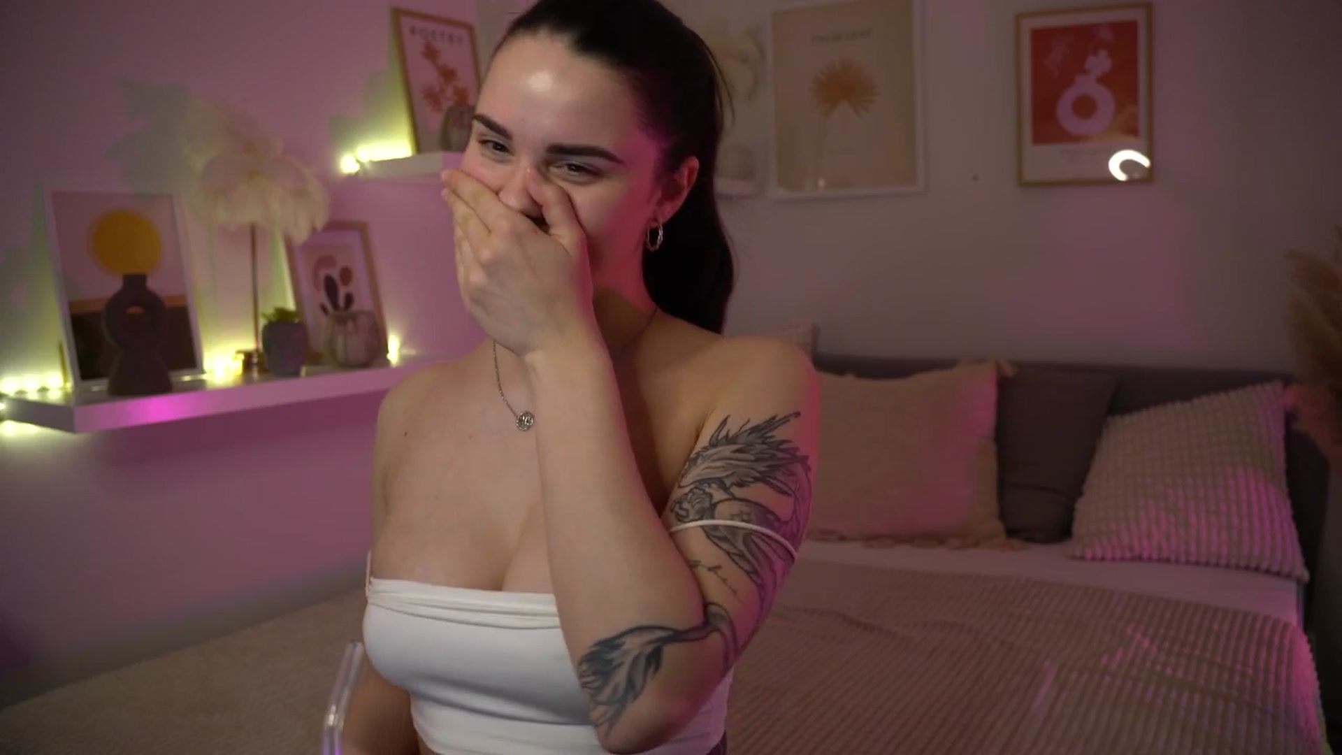 Gallery image thumbnail from NotYourNaomi's myfreecams stream on, 05/14/2025, 21:00 image 5 of 20