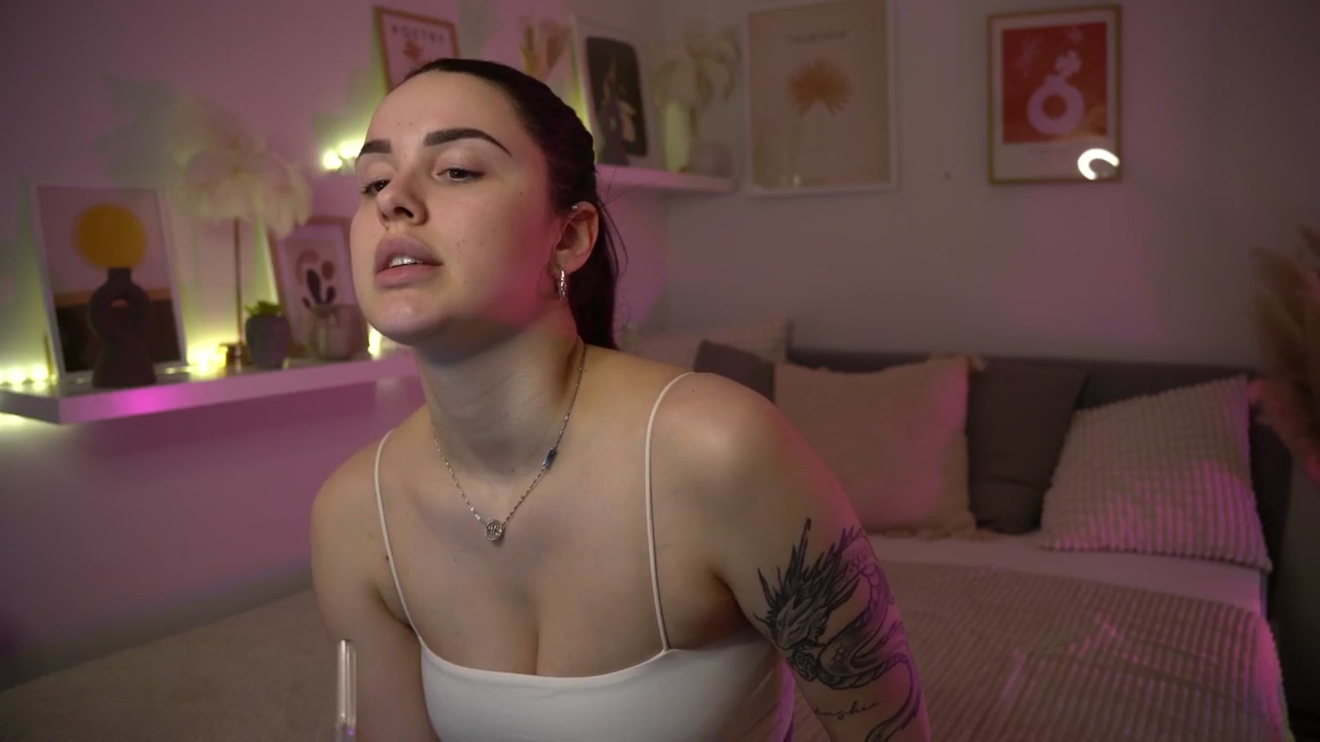 Gallery image thumbnail from NotYourNaomi's myfreecams stream on, 05/14/2025, 21:00 image 4 of 20