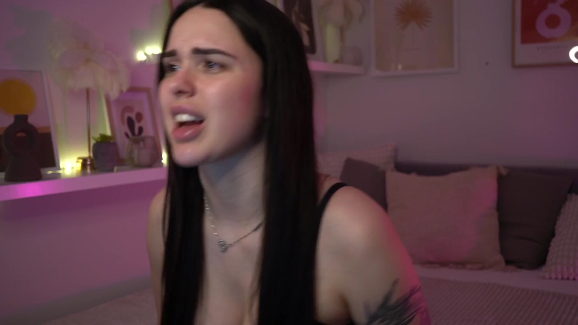 Gallery image thumbnail from NotYourNaomi's myfreecams stream on, 05/18/2025, 19:40 image 16 of 20