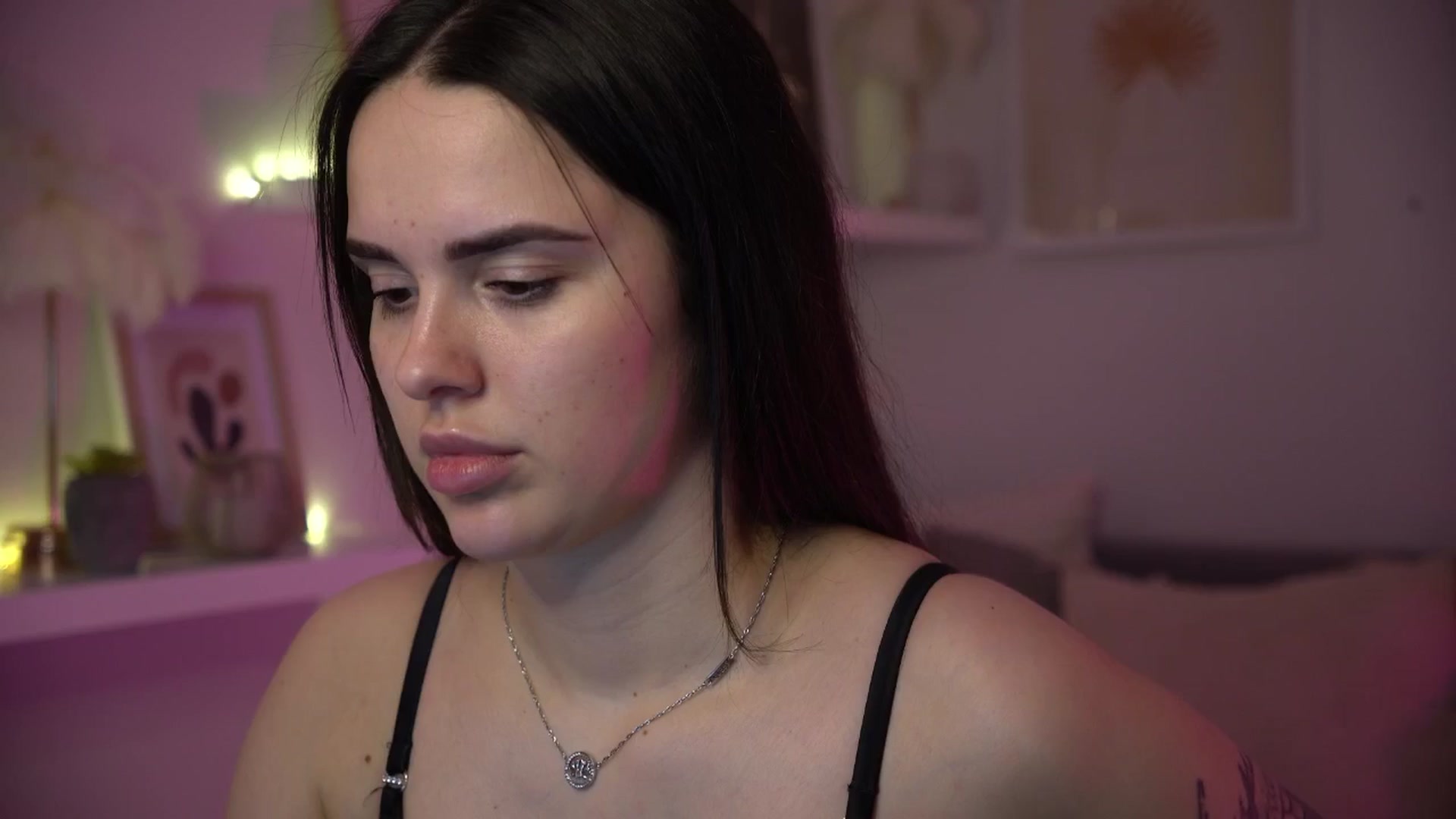 Gallery image thumbnail from NotYourNaomi's myfreecams stream on, 05/18/2025, 20:34 image 18 of 20
