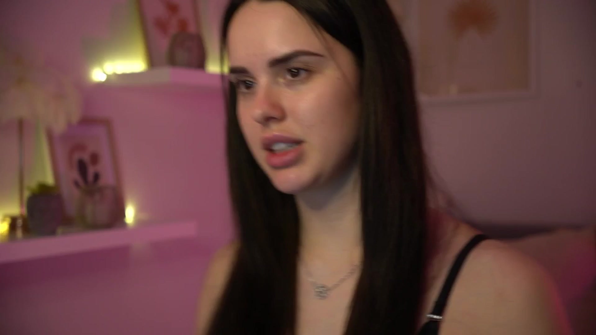 Gallery image thumbnail from NotYourNaomi's myfreecams stream on, 05/18/2025, 20:34 image 12 of 20