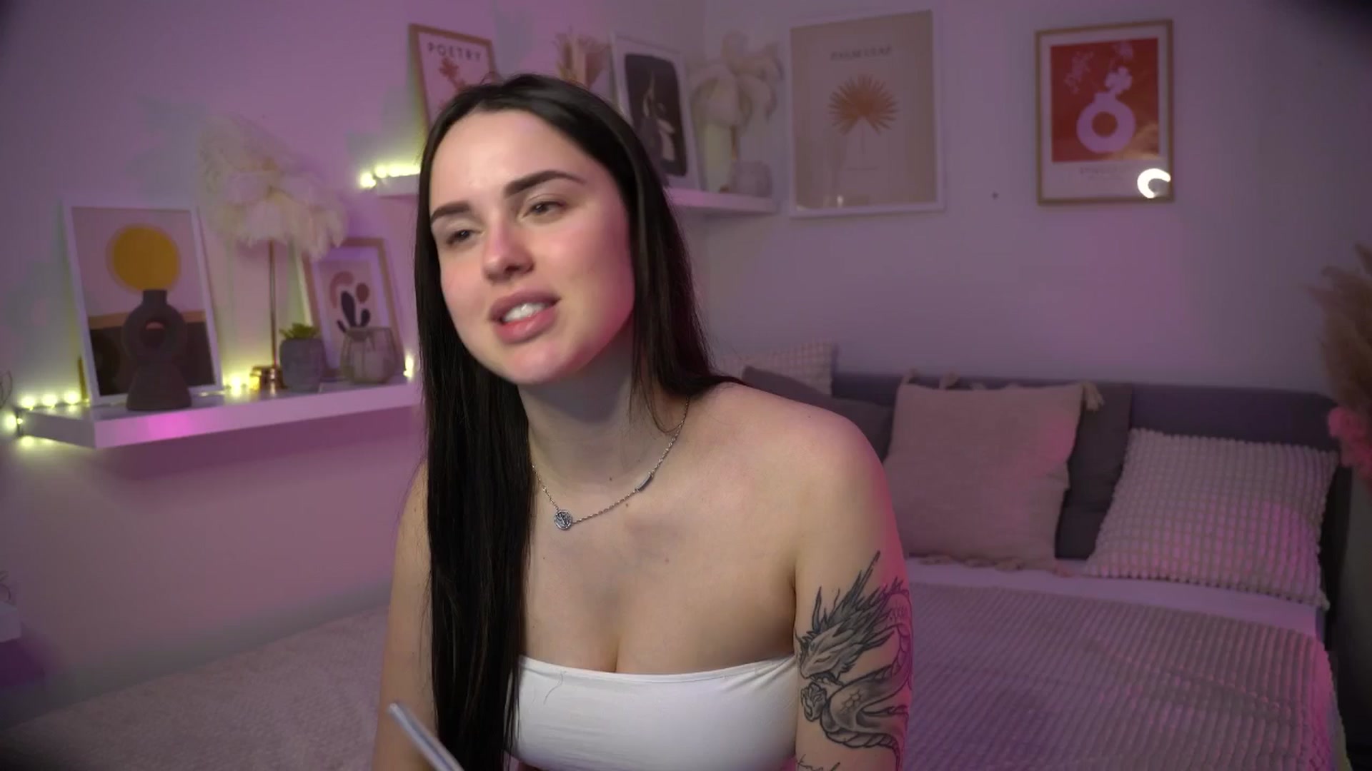 Gallery image thumbnail from NotYourNaomi's myfreecams stream on, 05/20/2025, 21:24 image 17 of 20