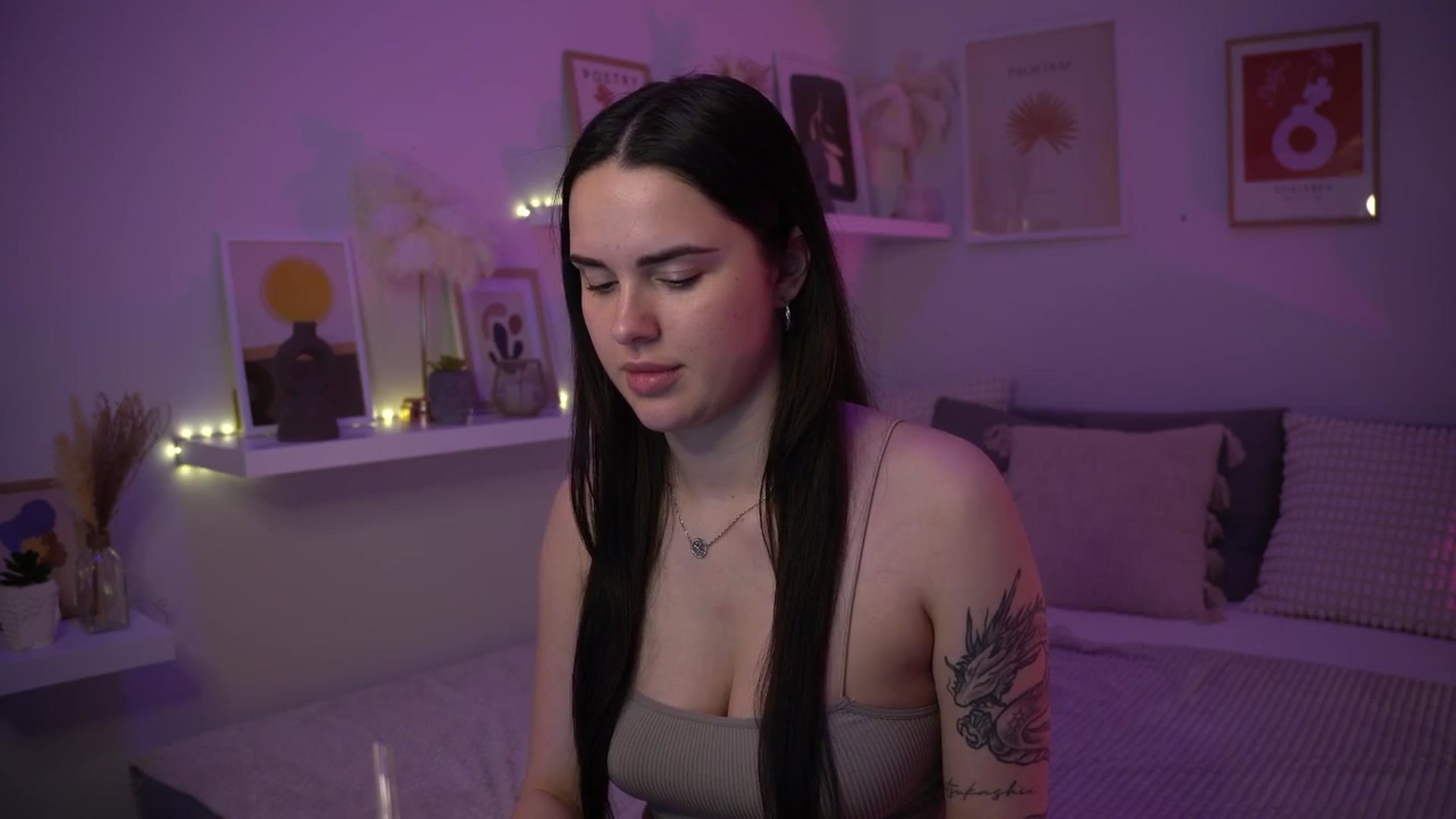 Gallery image thumbnail from NotYourNaomi's myfreecams stream on, 05/27/2025, 21:26 image 4 of 20