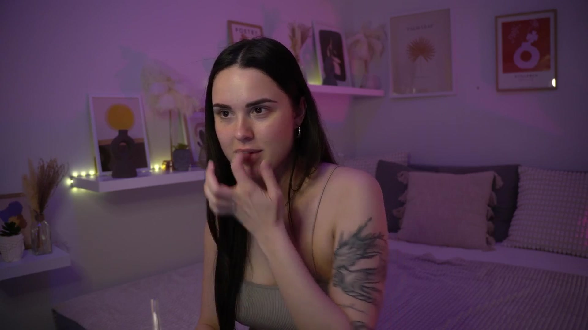 Gallery image thumbnail from NotYourNaomi's myfreecams stream on, 05/27/2025, 21:26 image 3 of 20