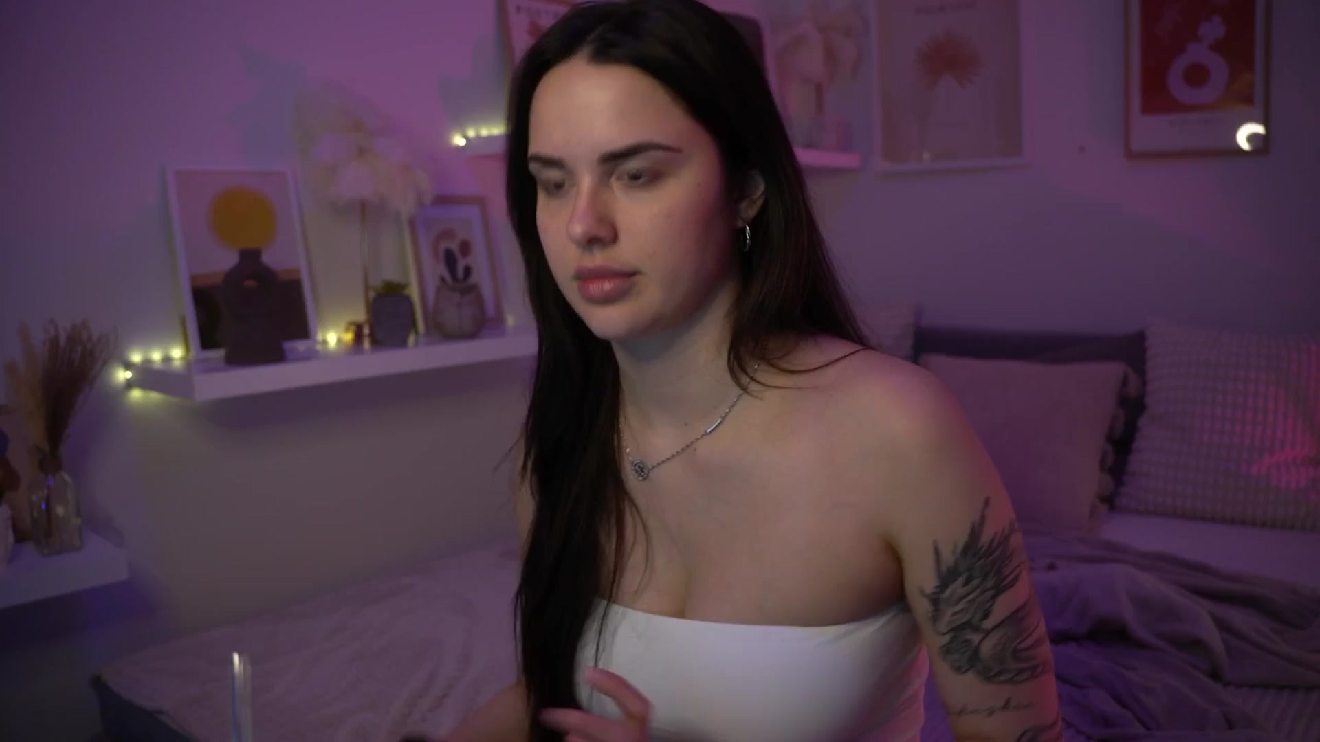 Gallery image thumbnail from NotYourNaomi's myfreecams stream on, 06/04/2025, 23:09 image 5 of 20