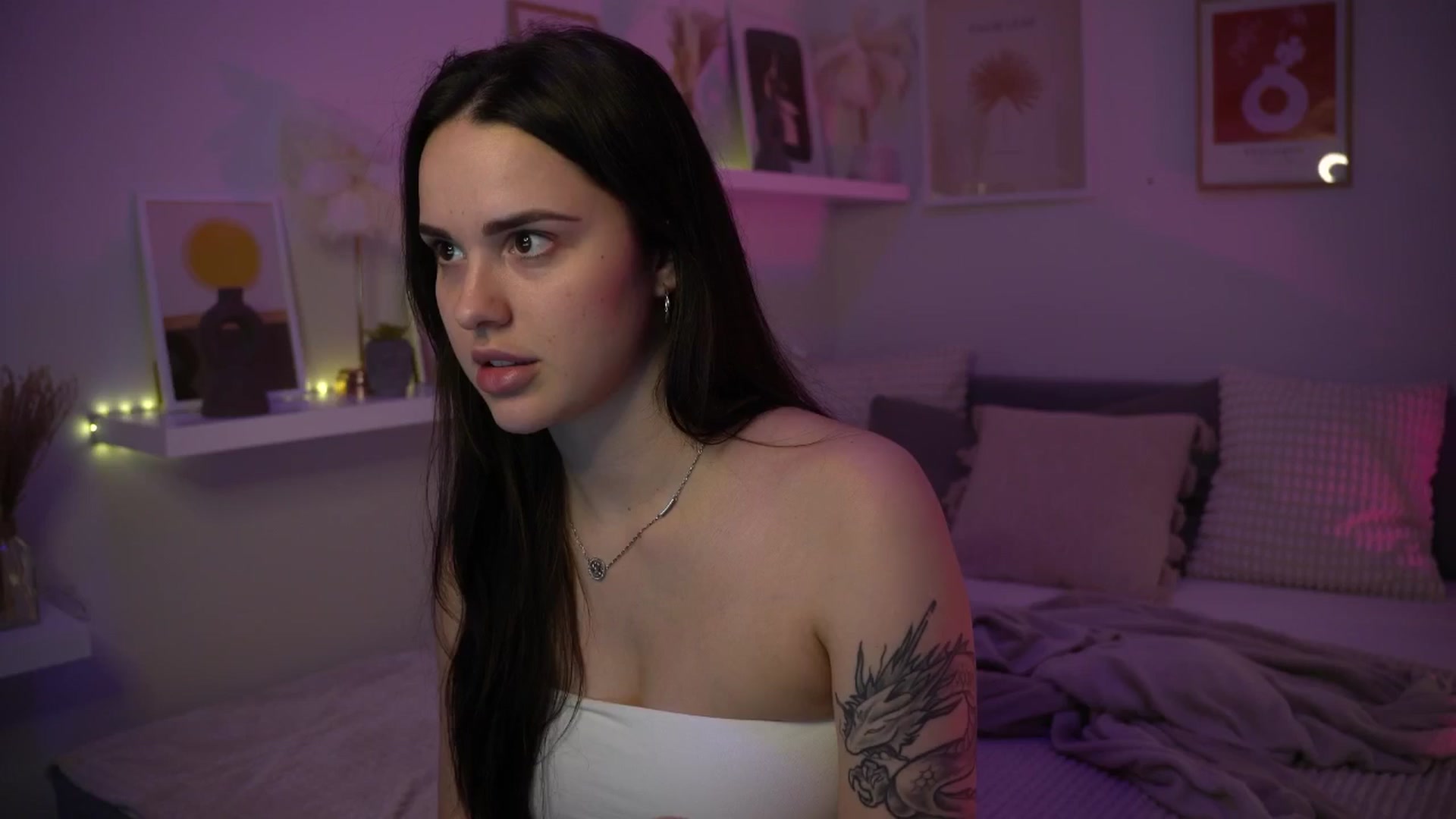 Gallery image thumbnail from NotYourNaomi's myfreecams stream on, 06/04/2025, 23:09 image 10 of 20