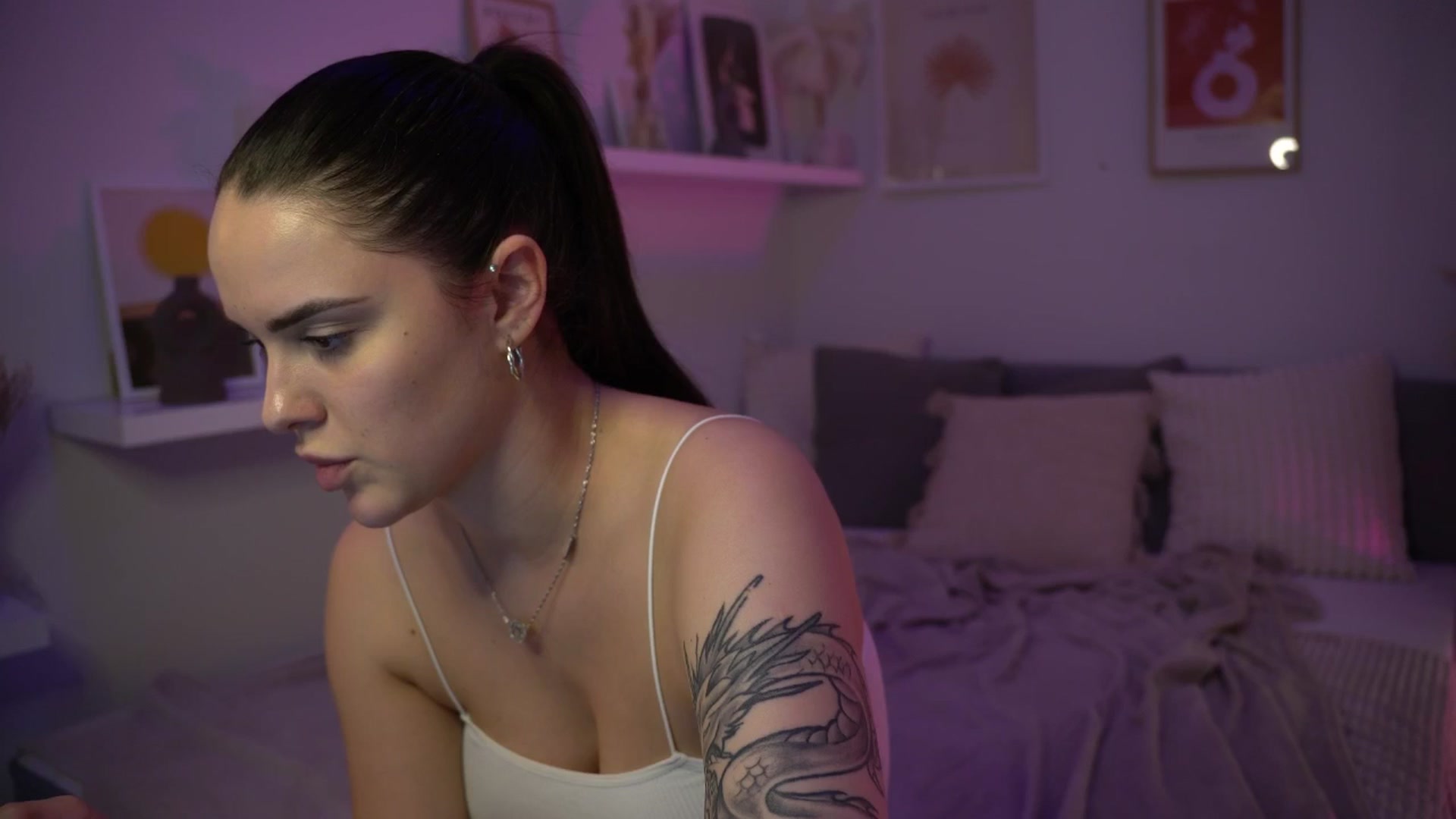 Gallery image thumbnail from NotYourNaomi's myfreecams stream on, 06/08/2025, 22:40 image 1 of 20