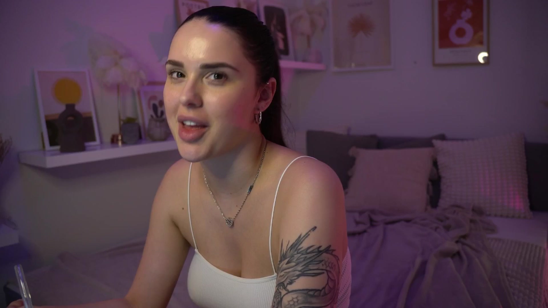 Gallery image thumbnail from NotYourNaomi's myfreecams stream on, 06/08/2025, 22:40 image 4 of 20